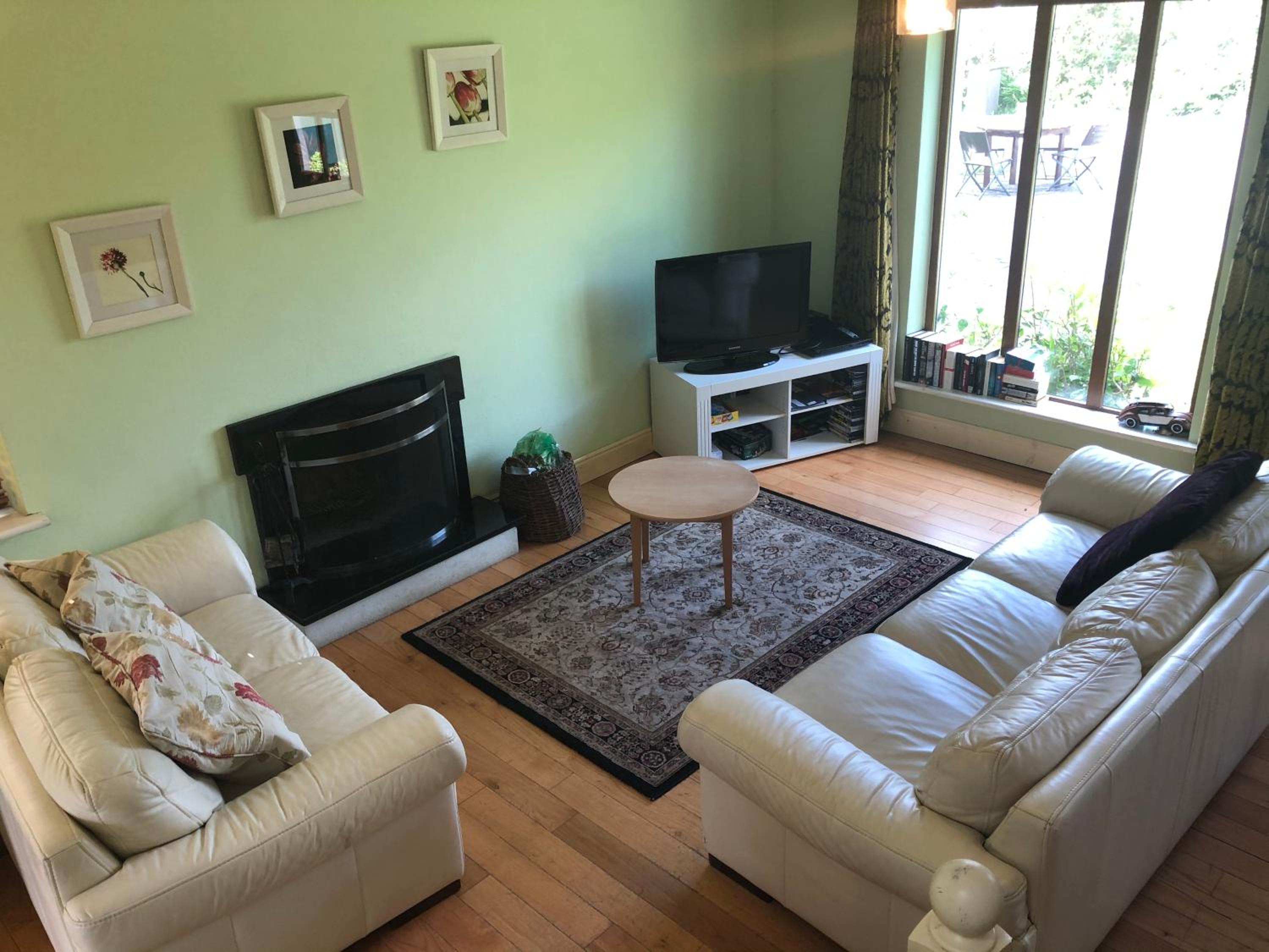 Four-Bedroom House - Photo 7