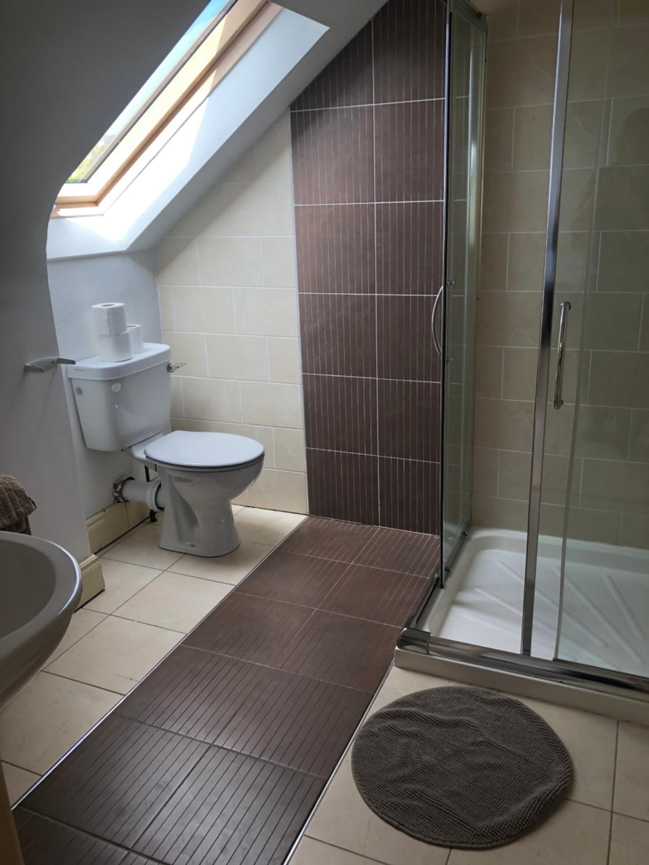 Four-Bedroom House - Photo 24