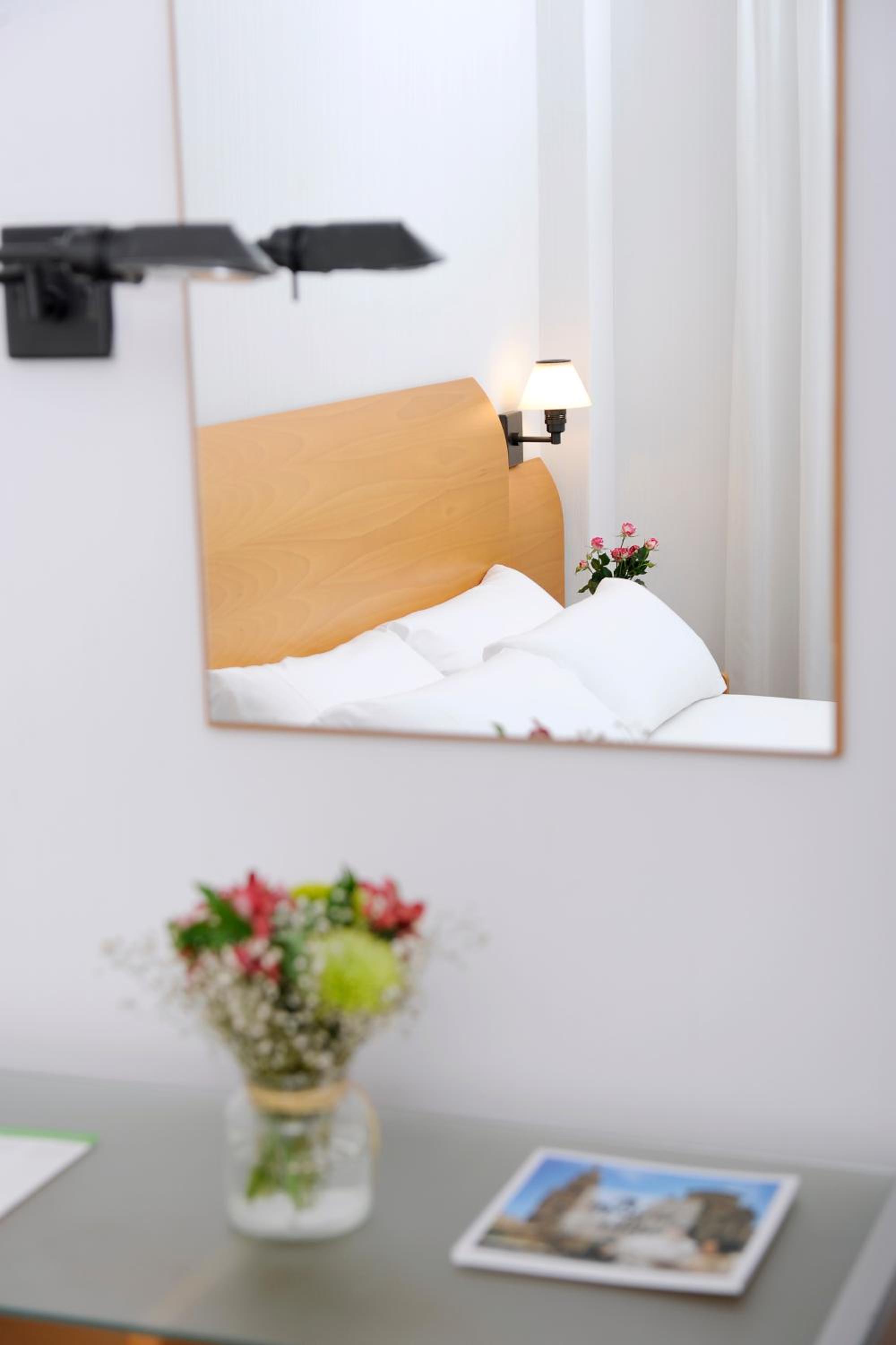 Double or Twin Room - Photo 11