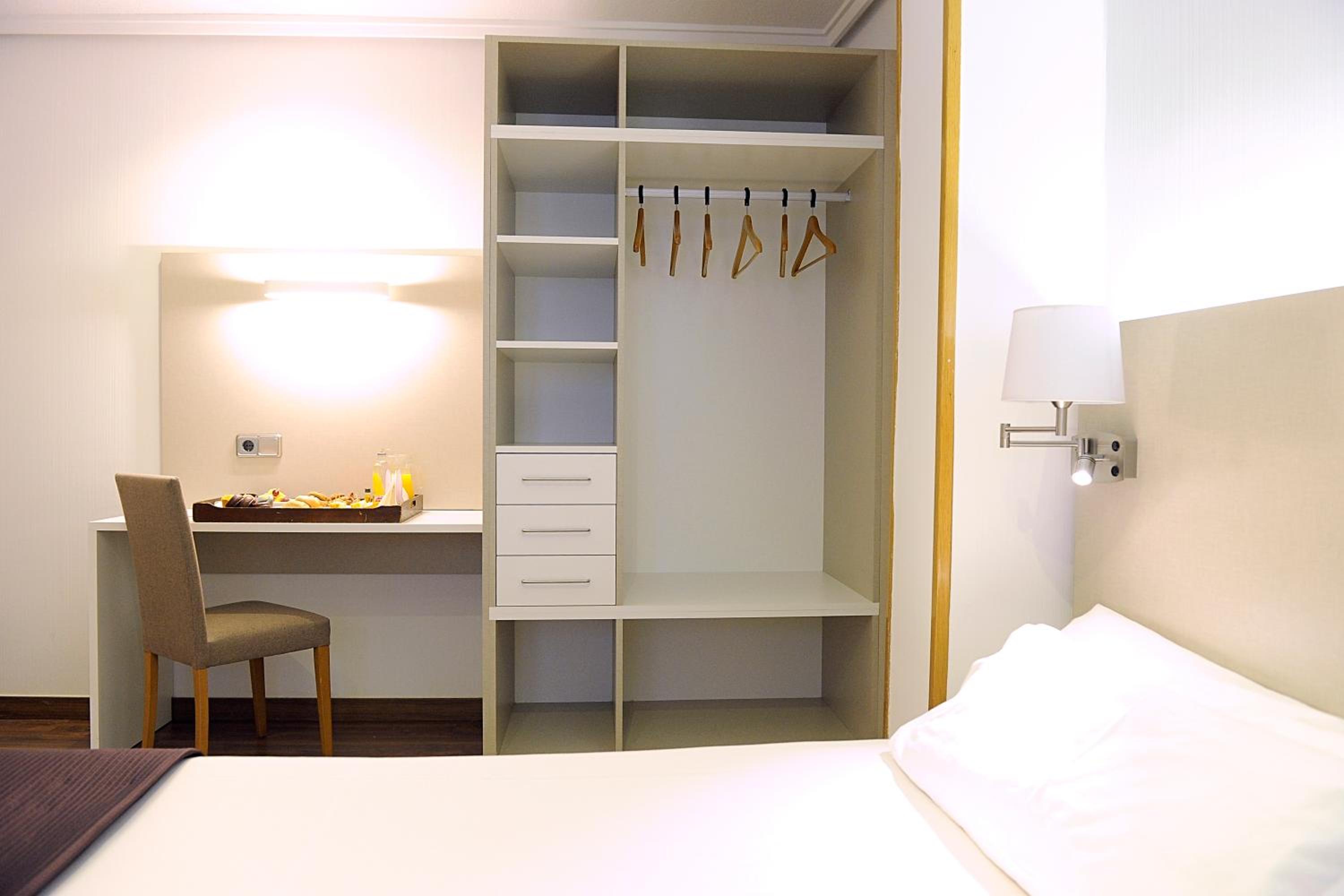 Classic Triple Room - Photo 3