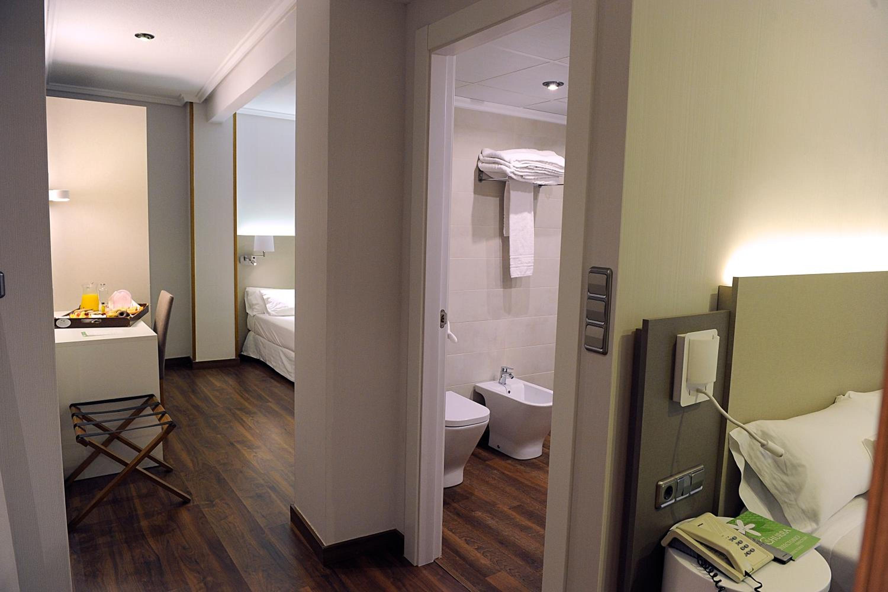 Classic Triple Room - Photo 5
