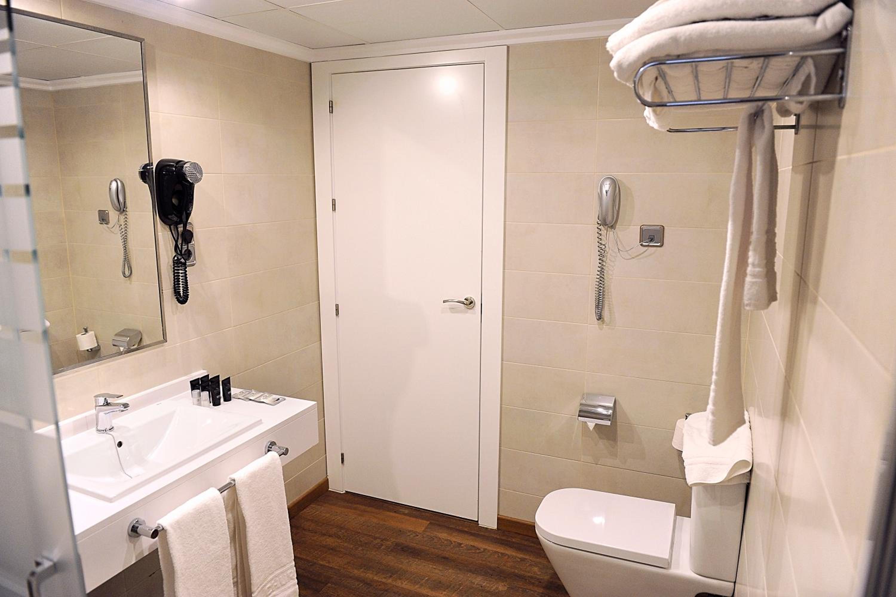 Classic Triple Room - Photo 8