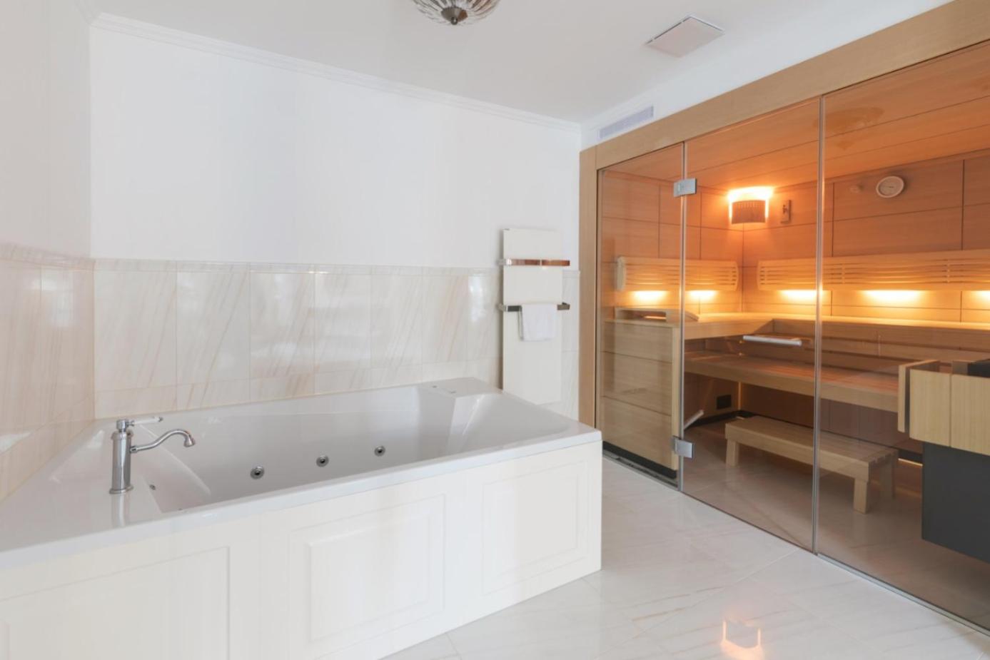 Royal Suite with own Terrace and Sauna photo 3
