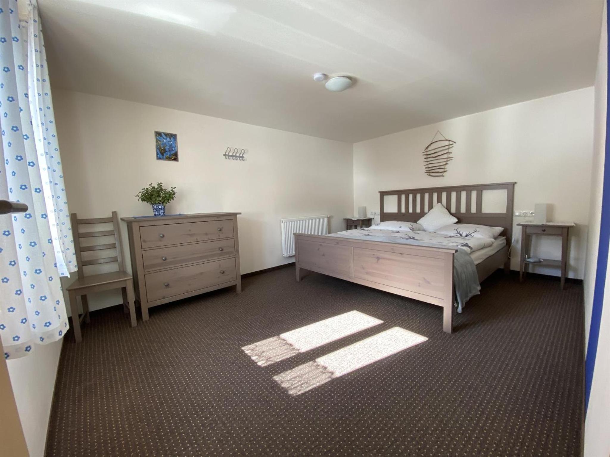 Family Room with Private Bathroom photo 1