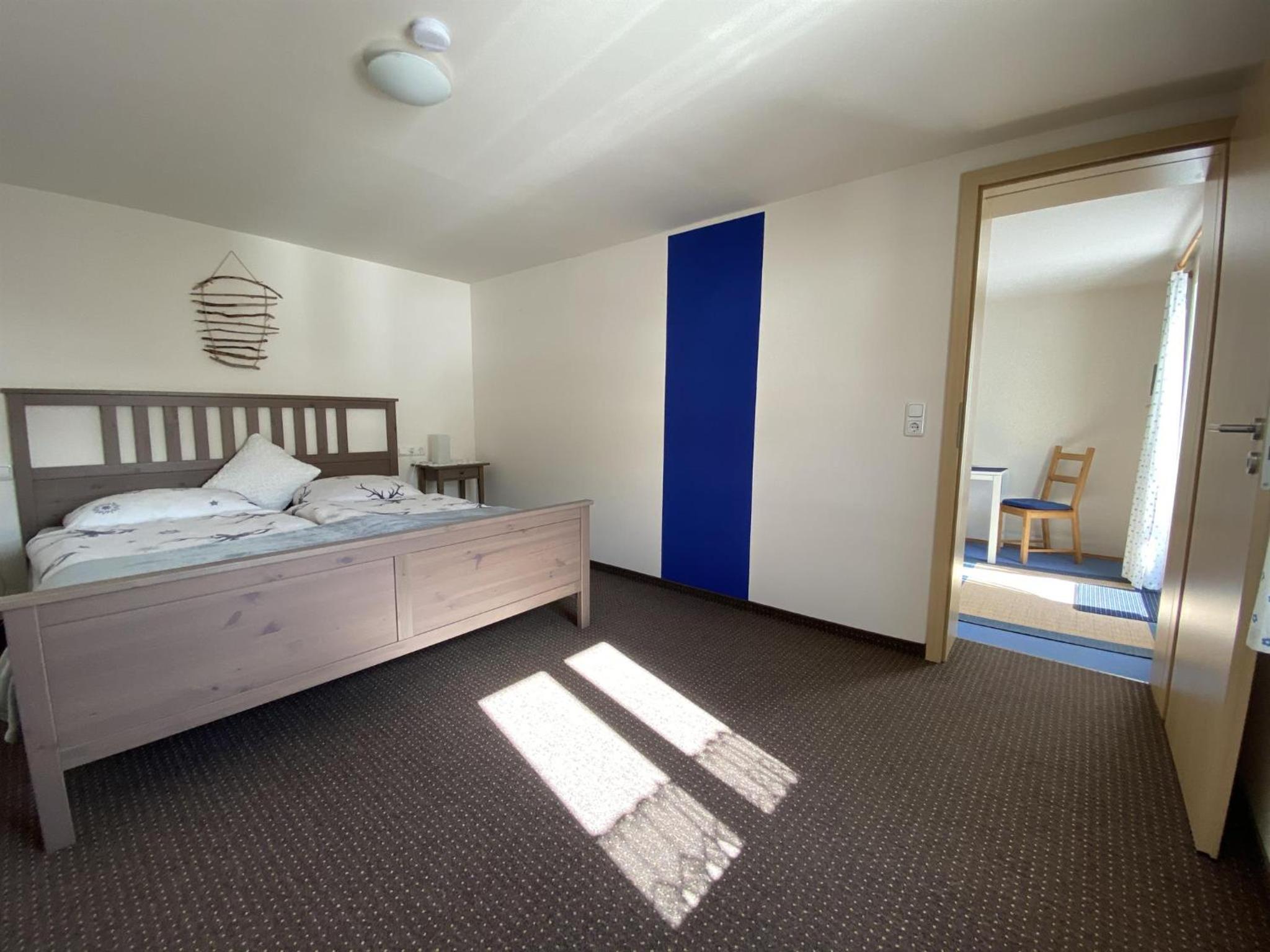 Family Room with Private Bathroom photo 3
