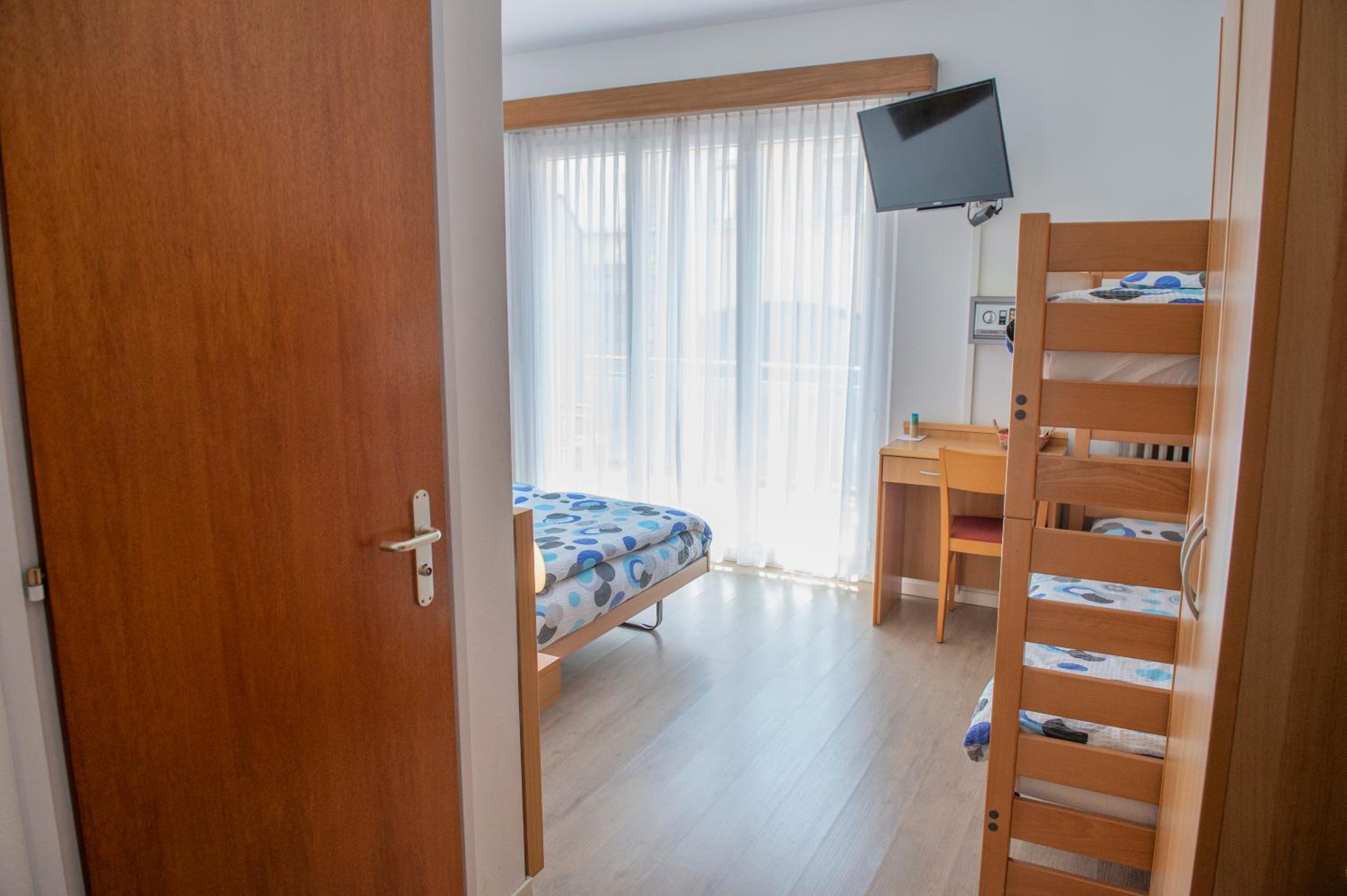 Quadruple Room with Shared Bathroom photo 3