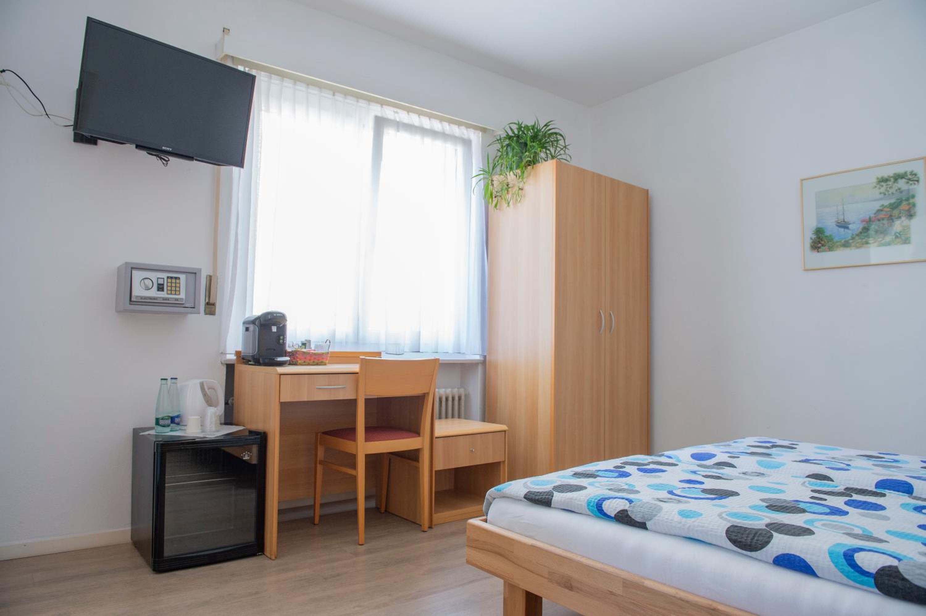 Double Room with Private Bathroom - Photo 1