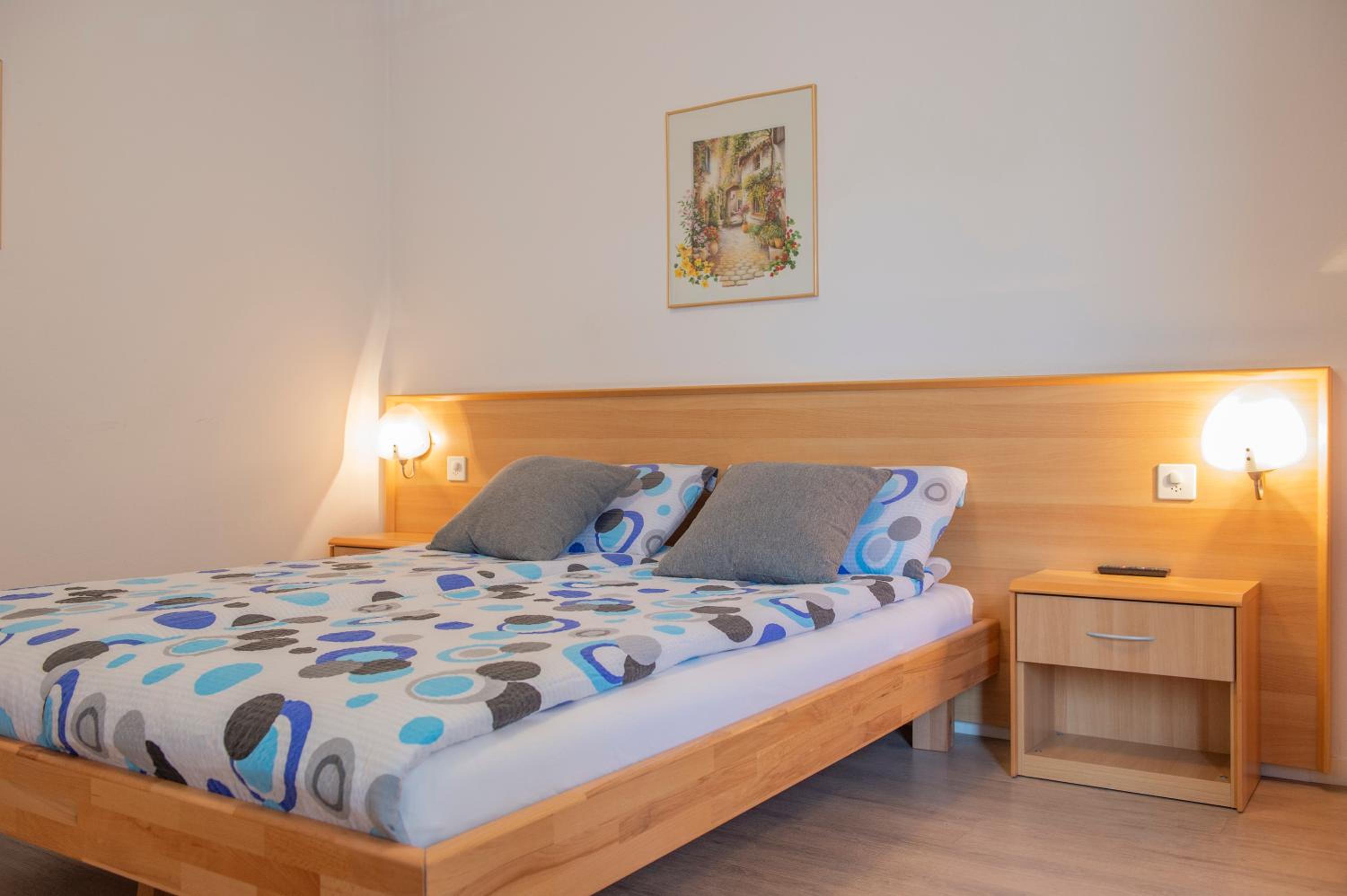 Double Room with Private Bathroom - Photo 7