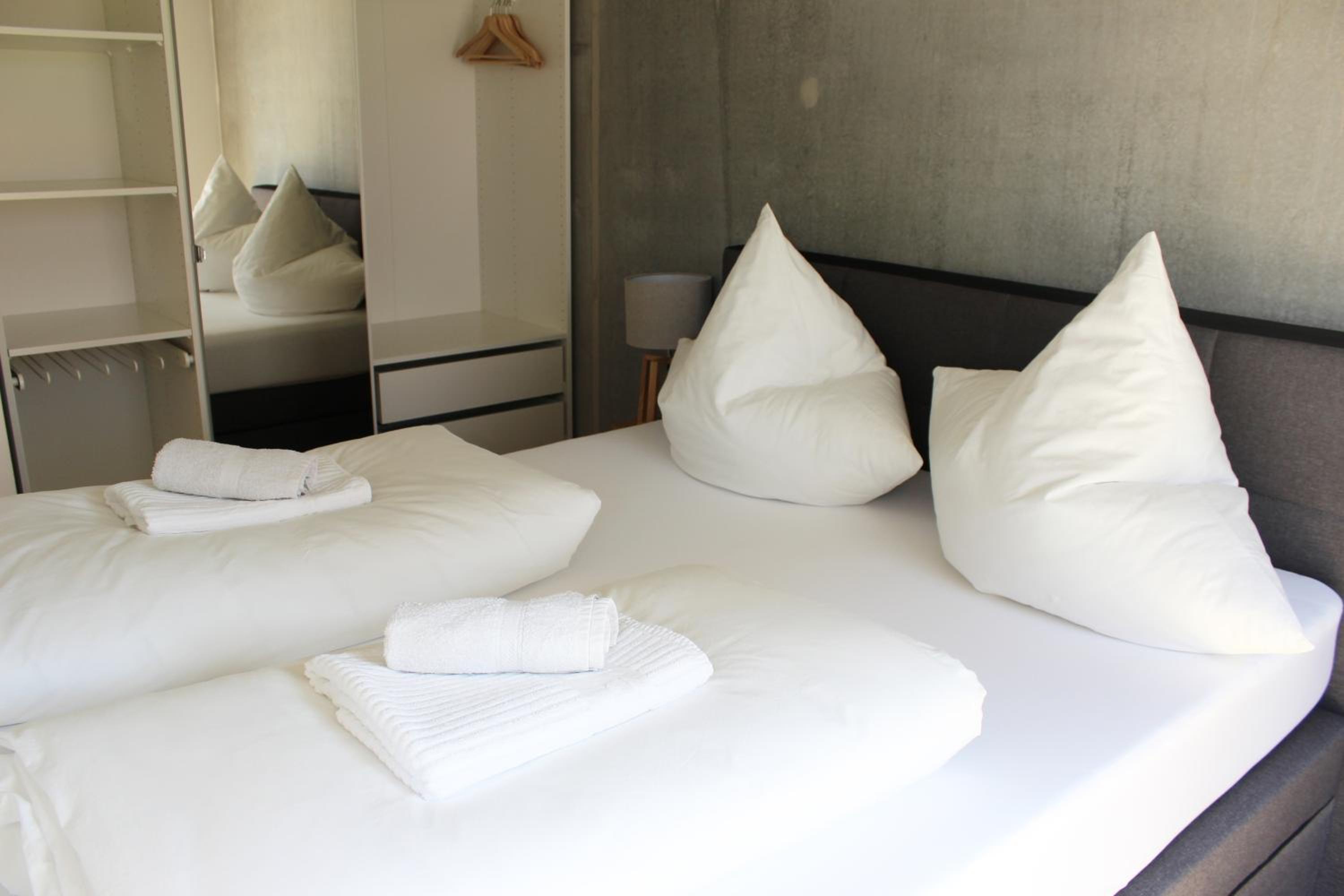 One-Bedroom Apartment - Photo 17