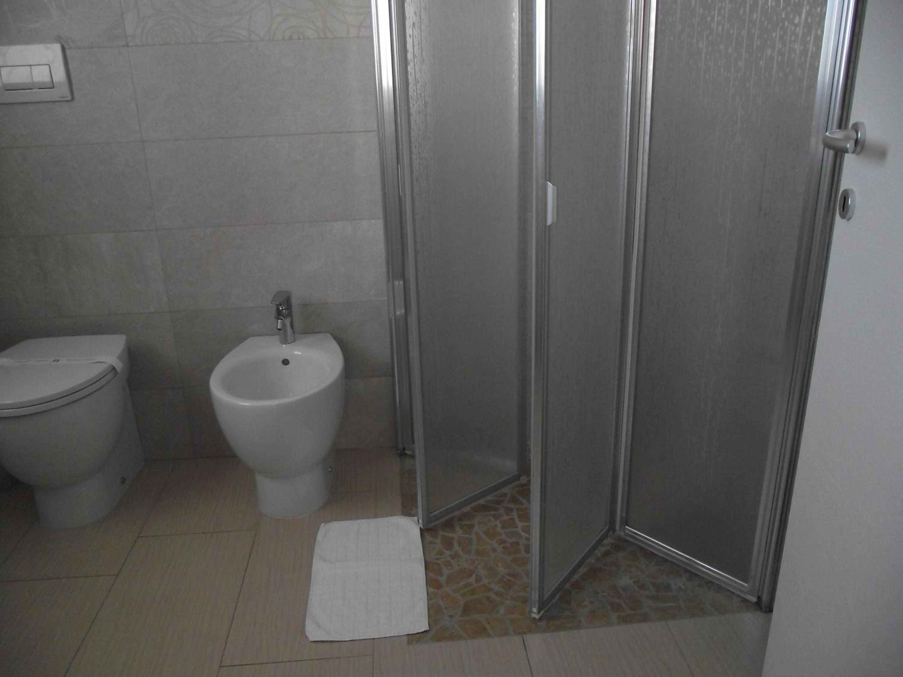 Triple Room - Photo 5