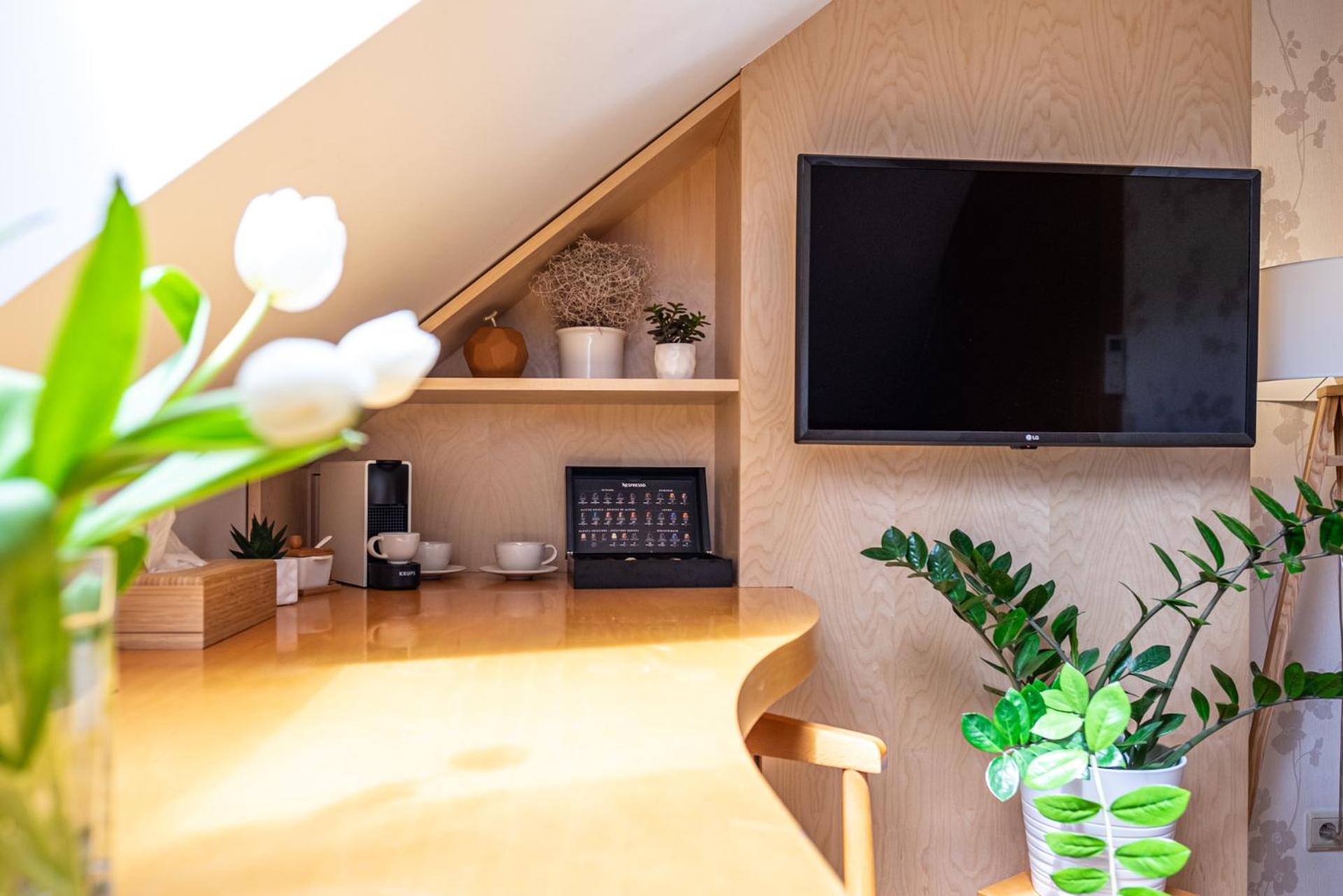 Small Double Room - Photo 7