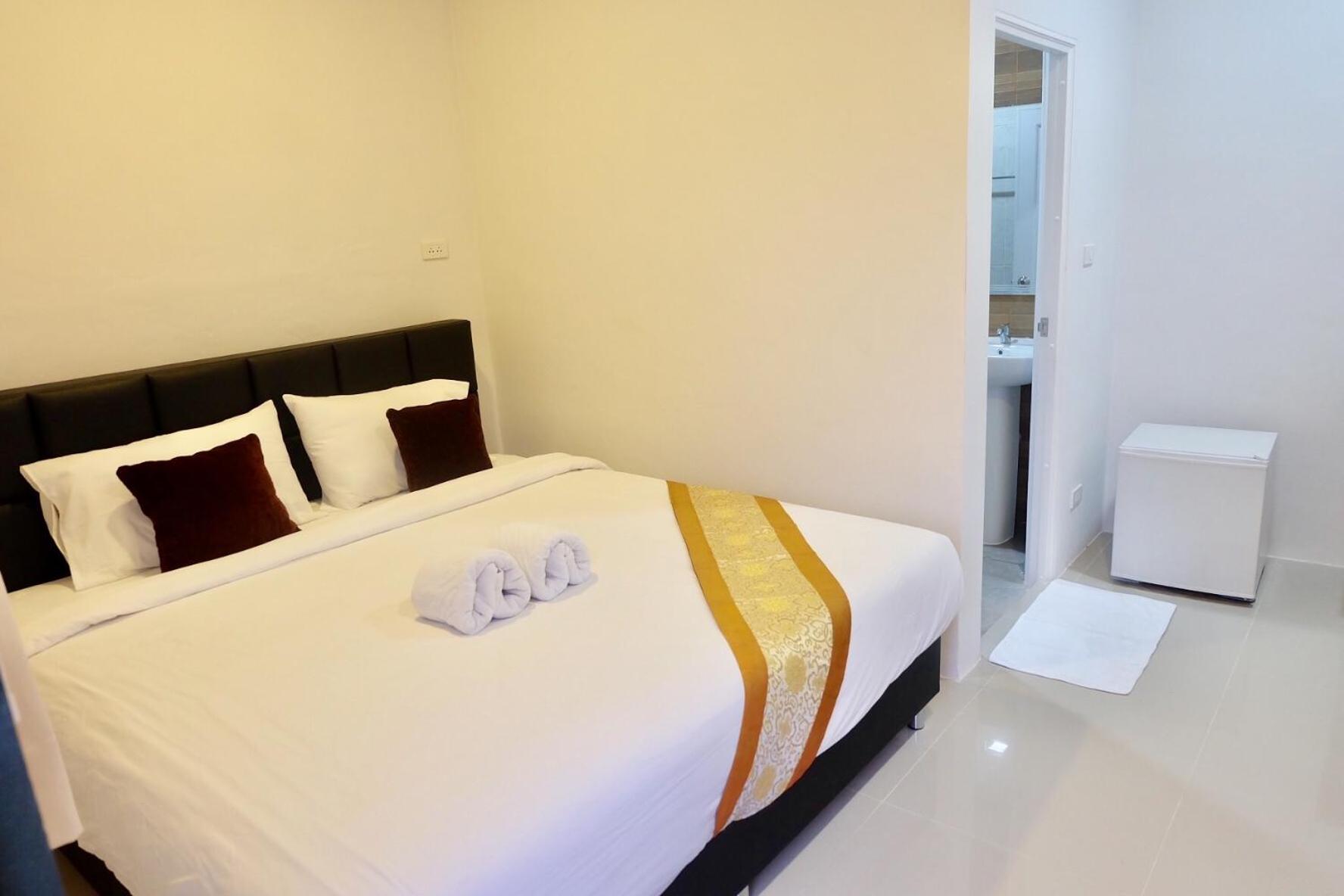 Double Room with Private Bathroom - Photo 4