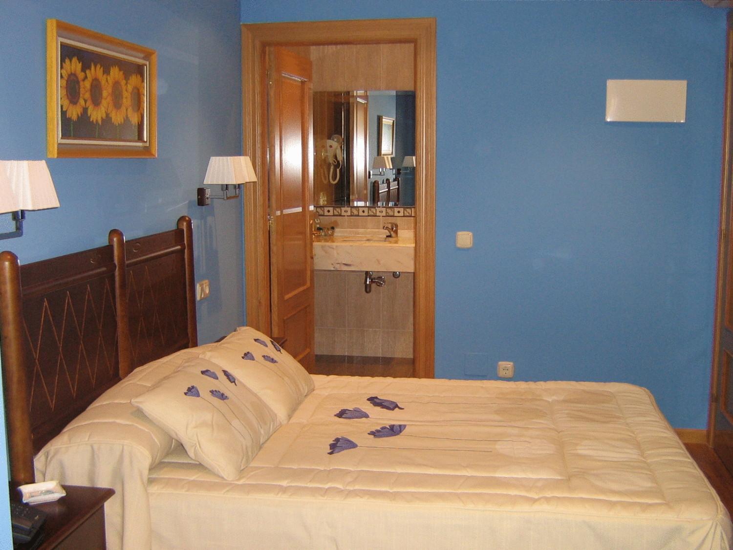 Double Room - Photo 3
