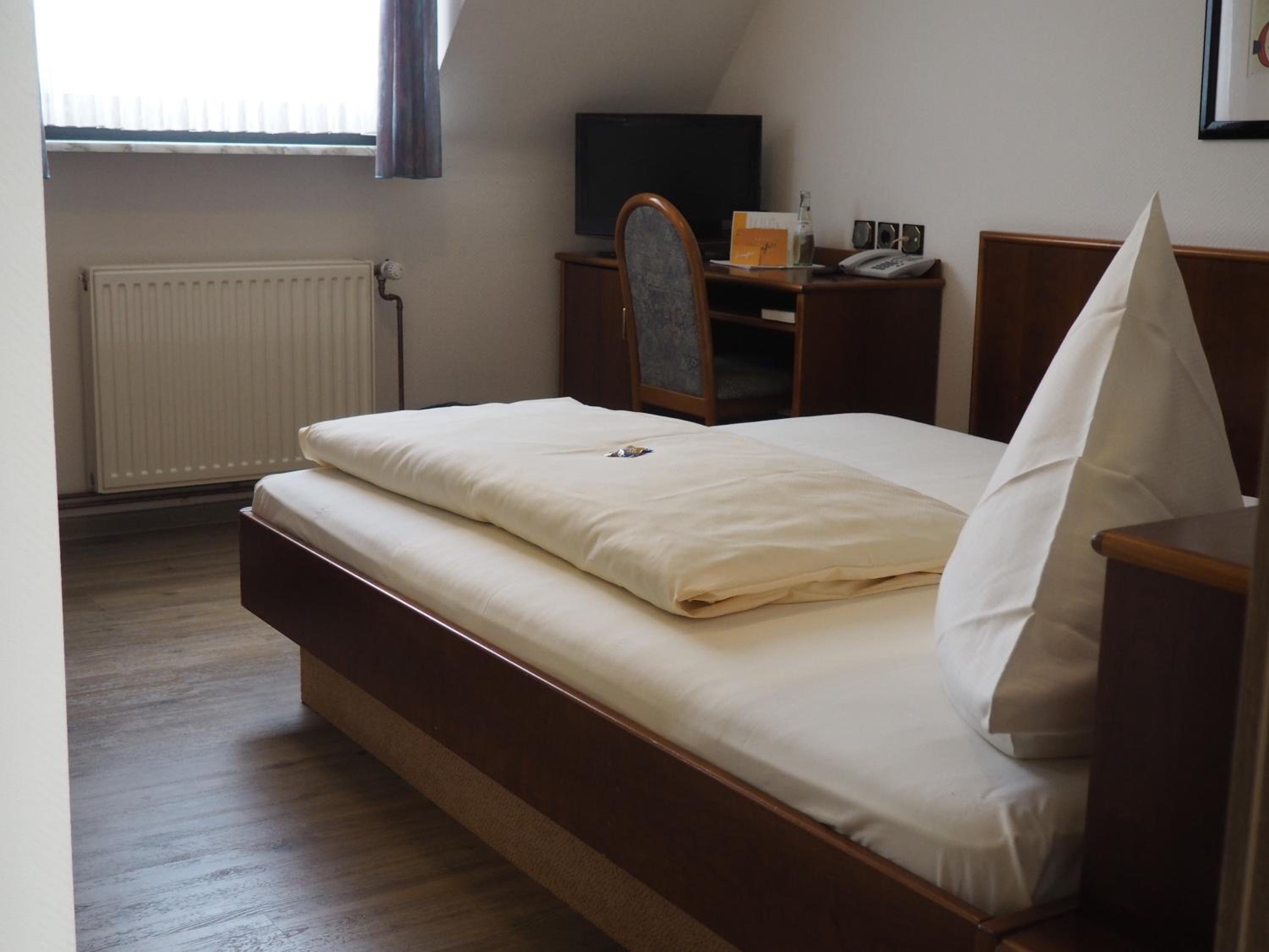 Economy Twin Room