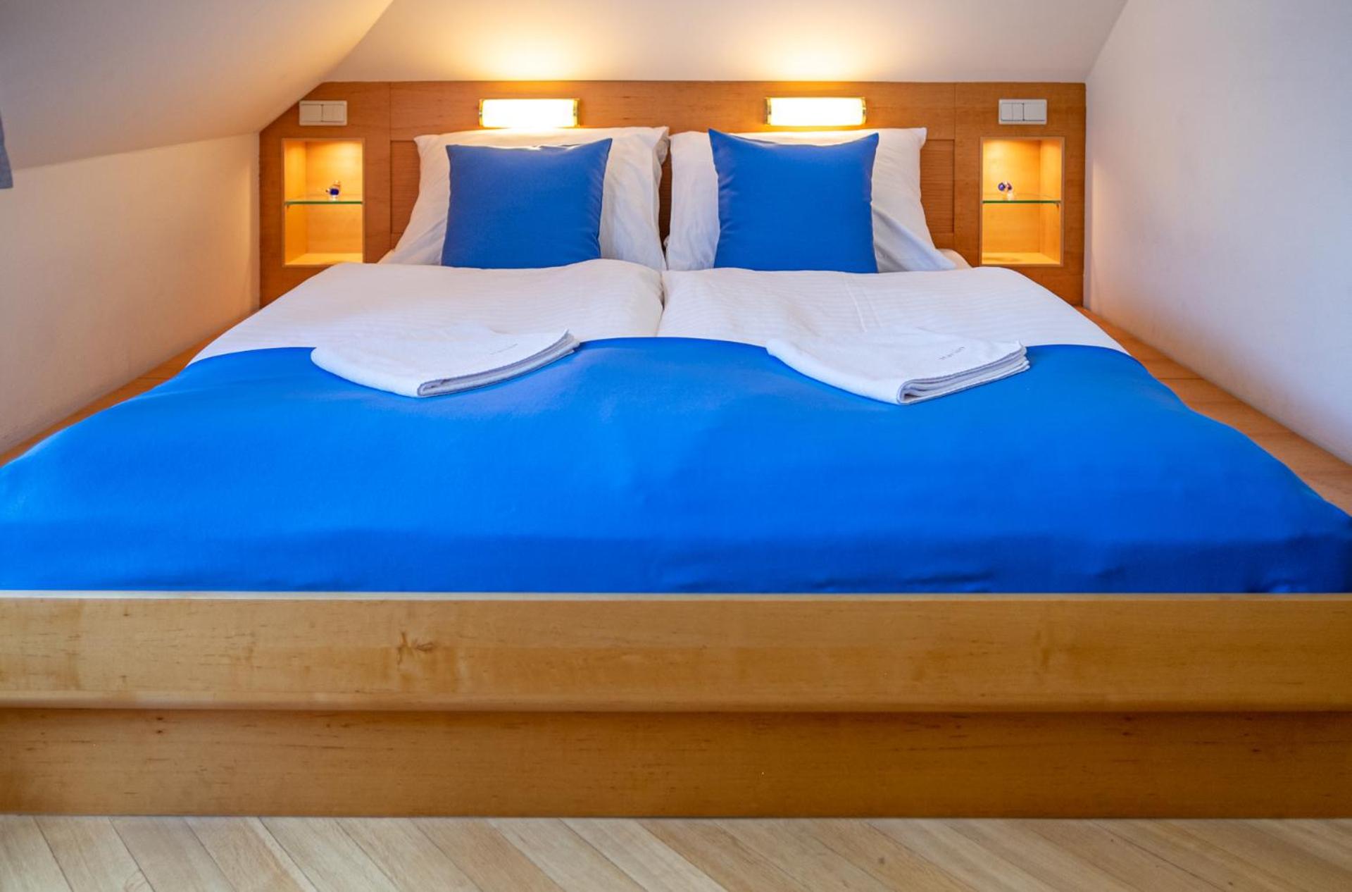 Deluxe Room - Photo 16