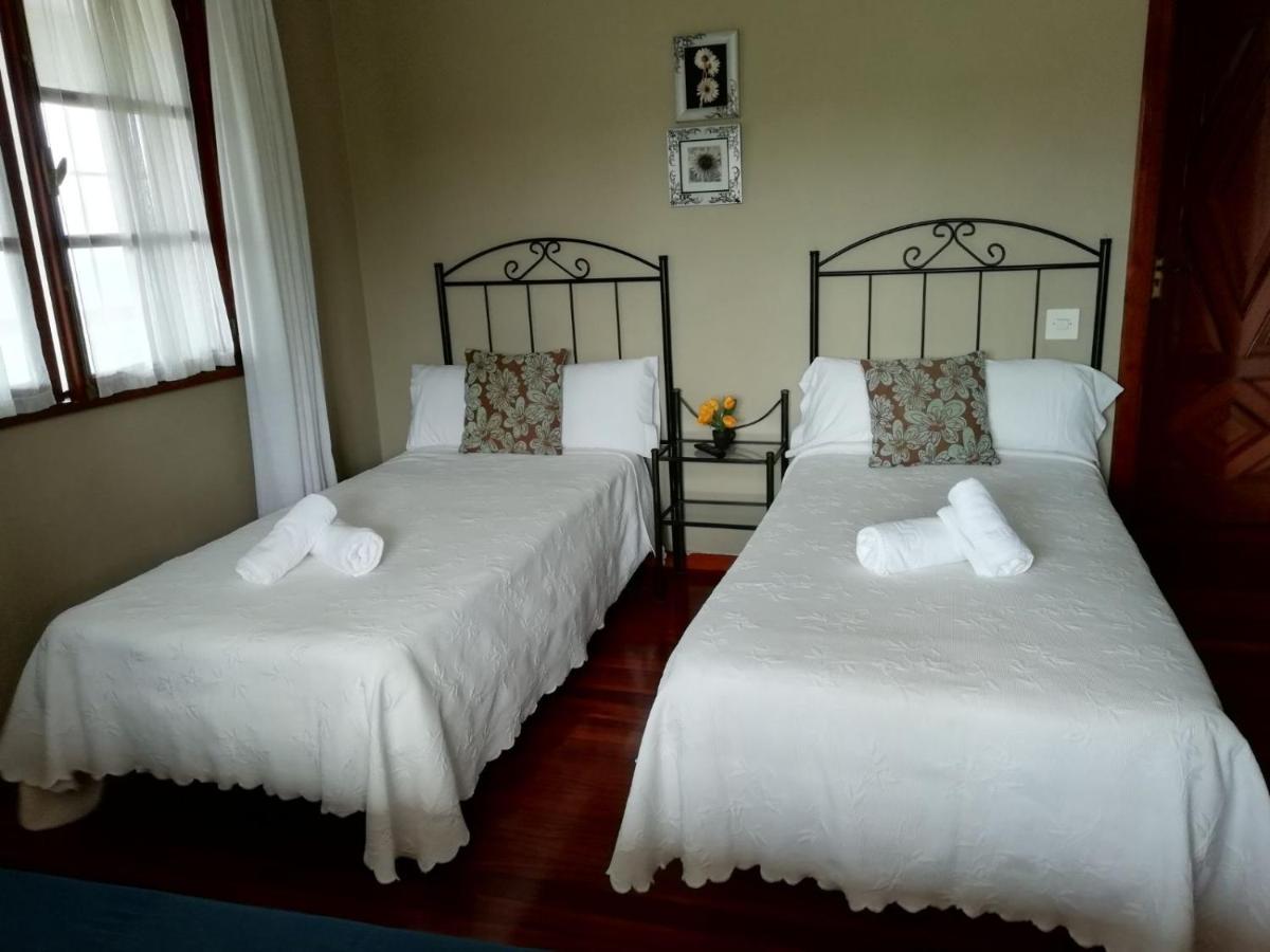 Twin Room - Photo 2