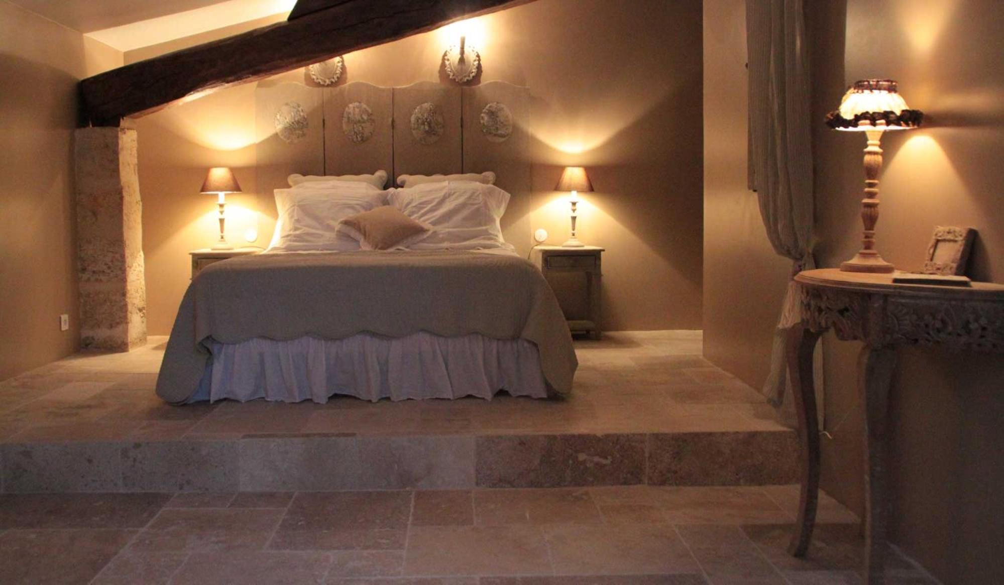 Large Double Room - Photo 1