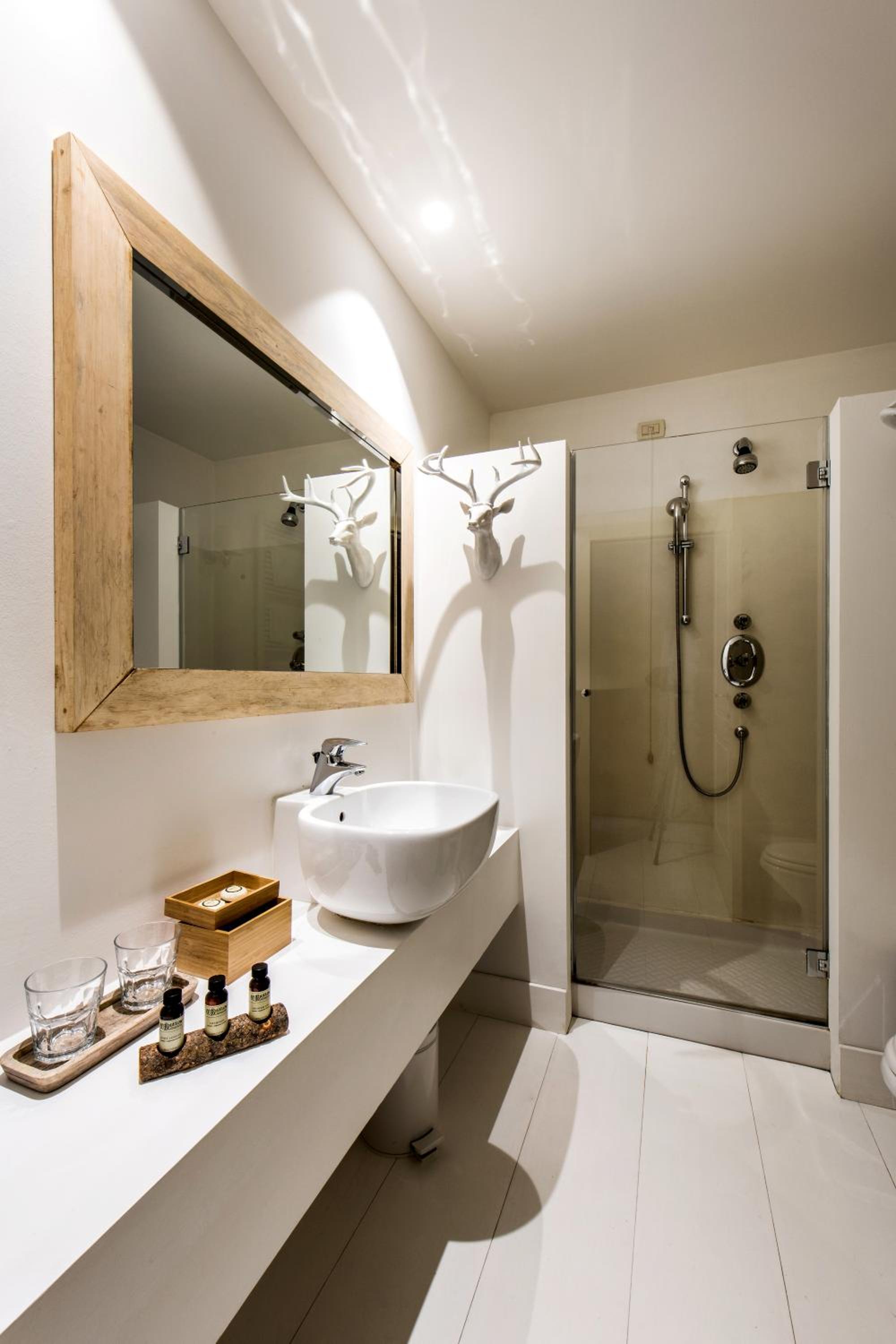 Double or Twin Room - Photo 4