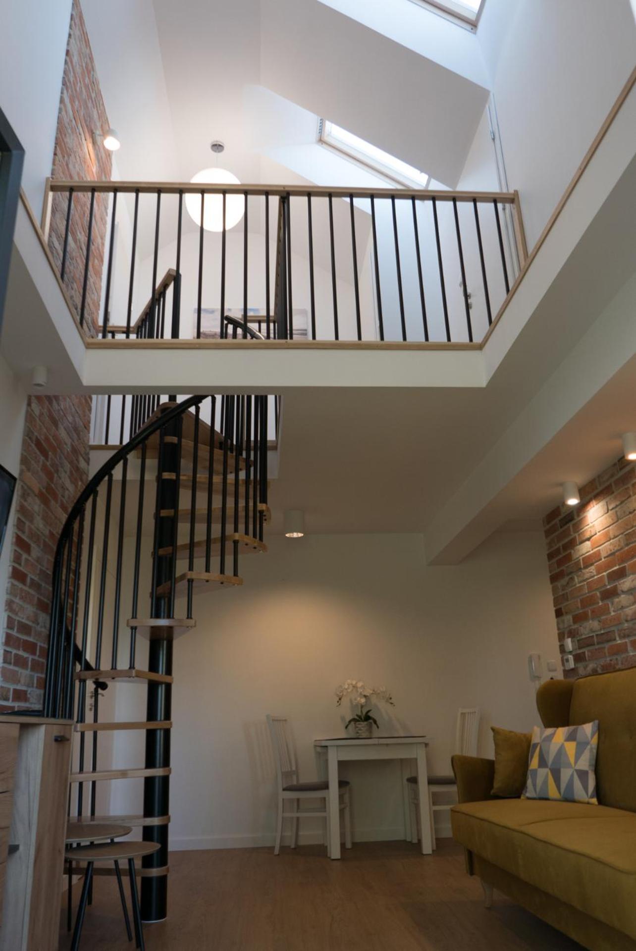 Apartment - Split Level photo 2