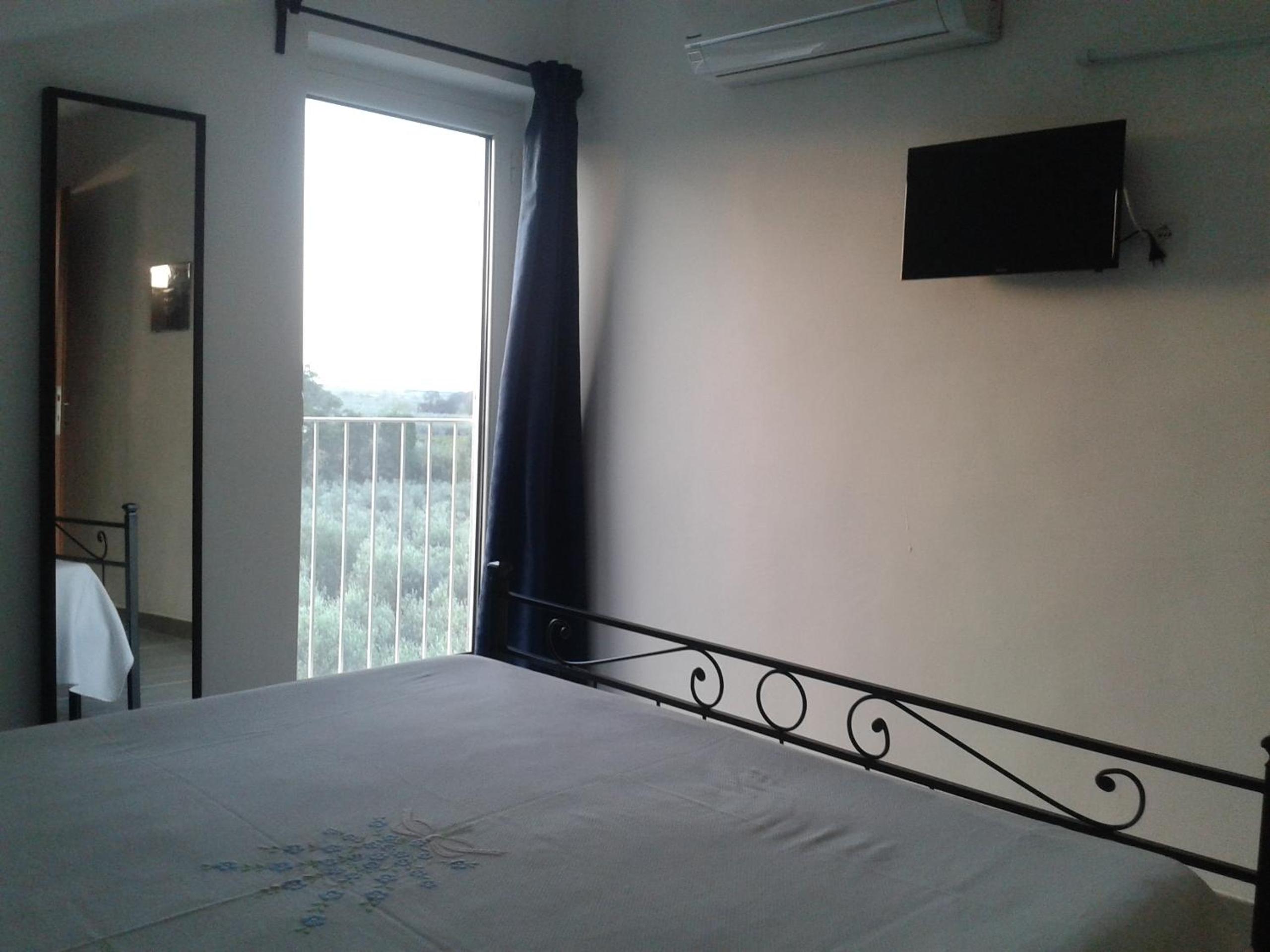 One-Bedroom House photo 2