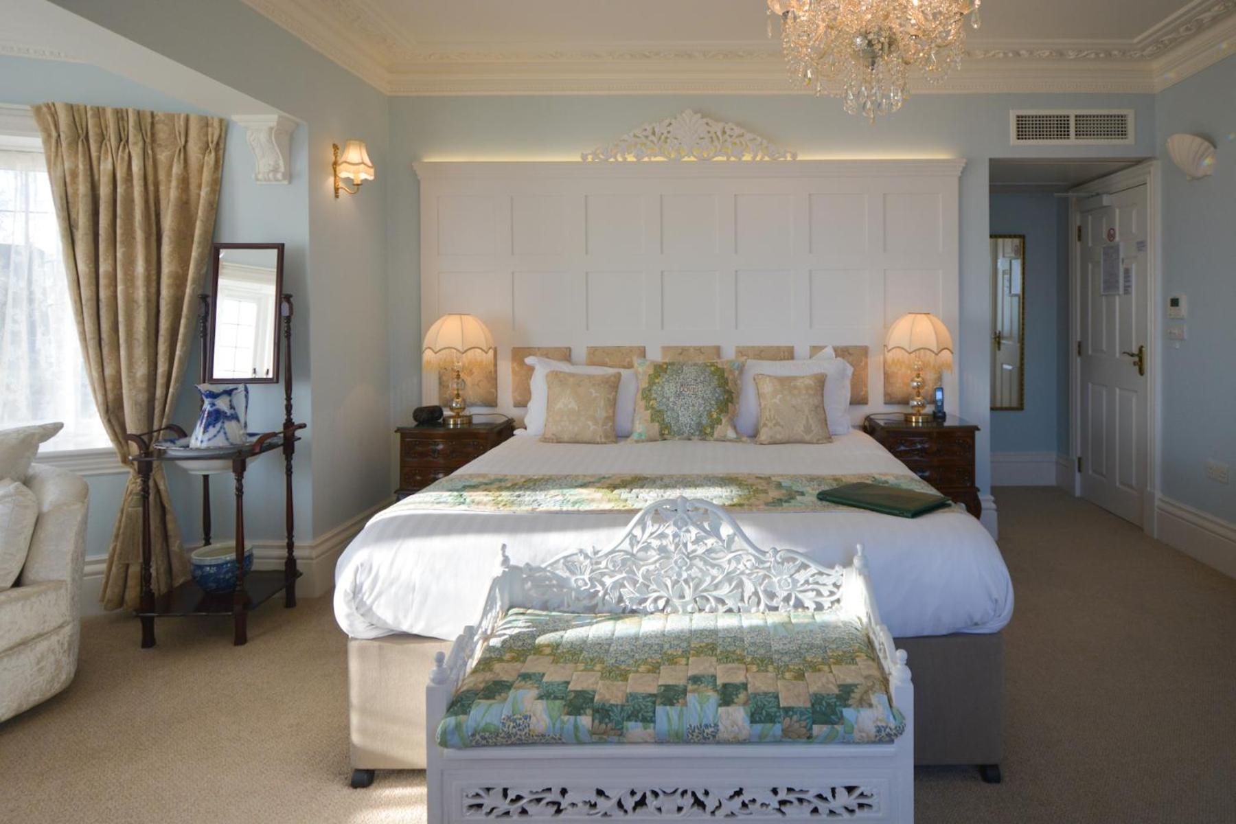 1 Victoria & Albert Room photo 3