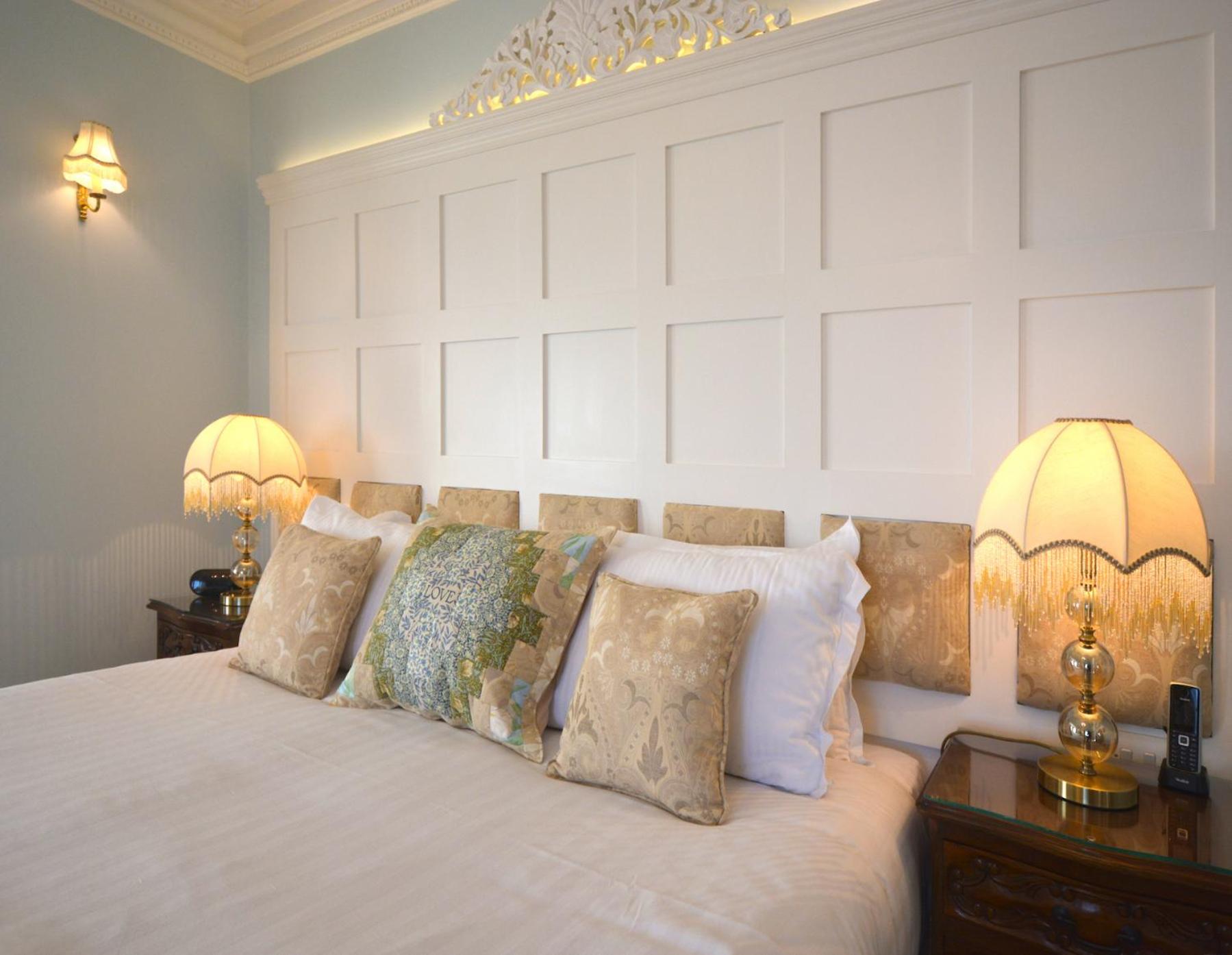 1 Victoria & Albert Room photo 2
