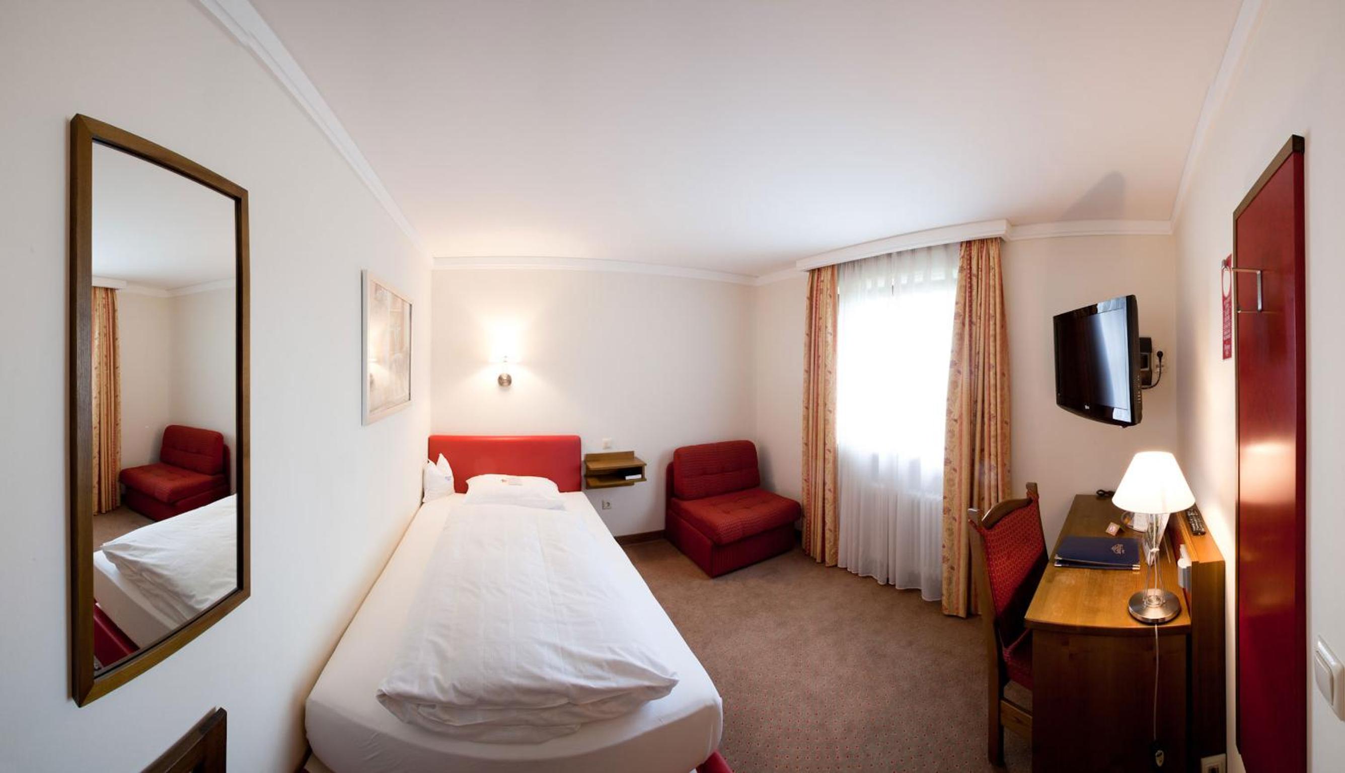 Single Room photo 2