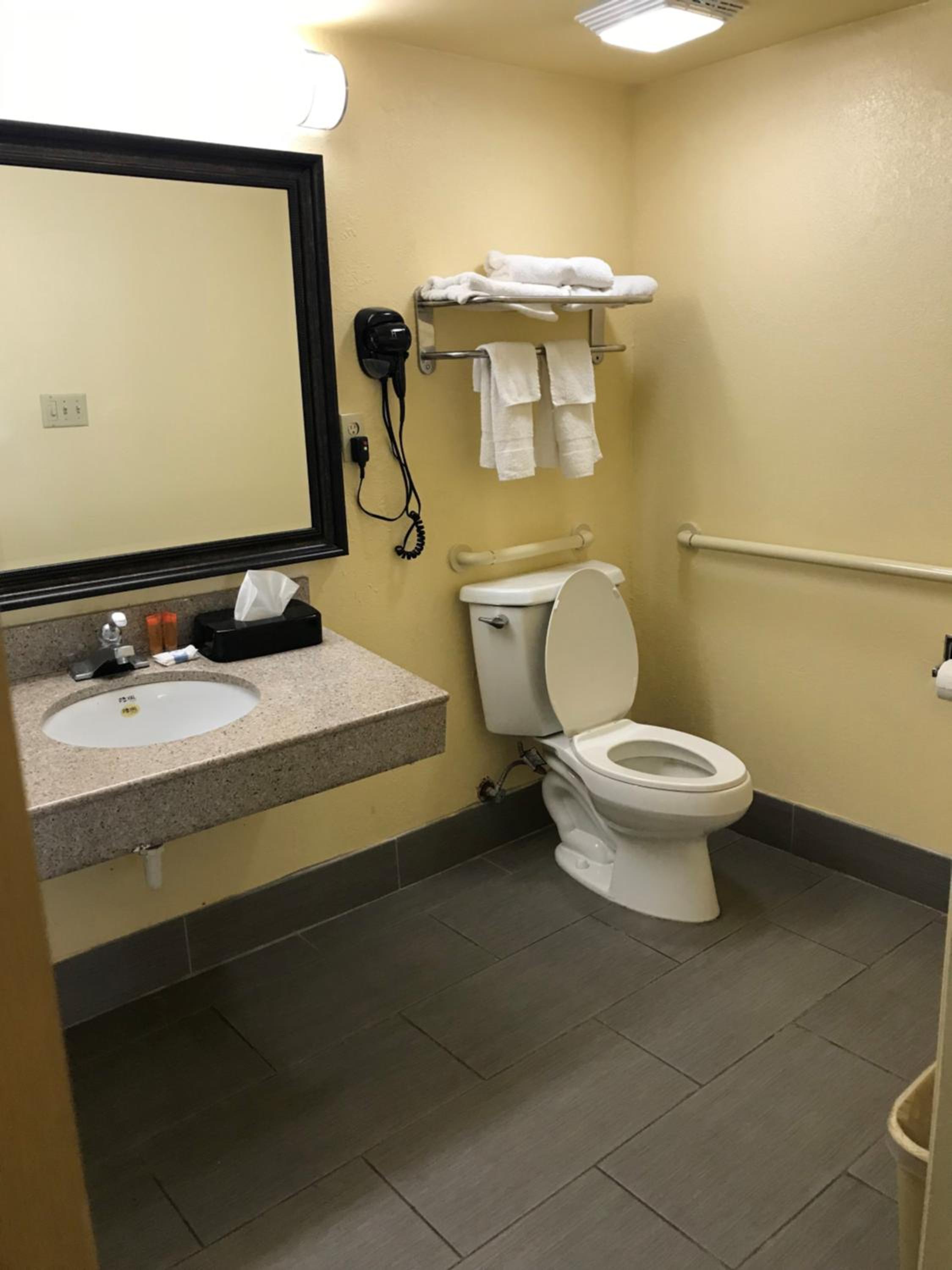 King Room - Mobility Access/Non-Smoking - Photo 3