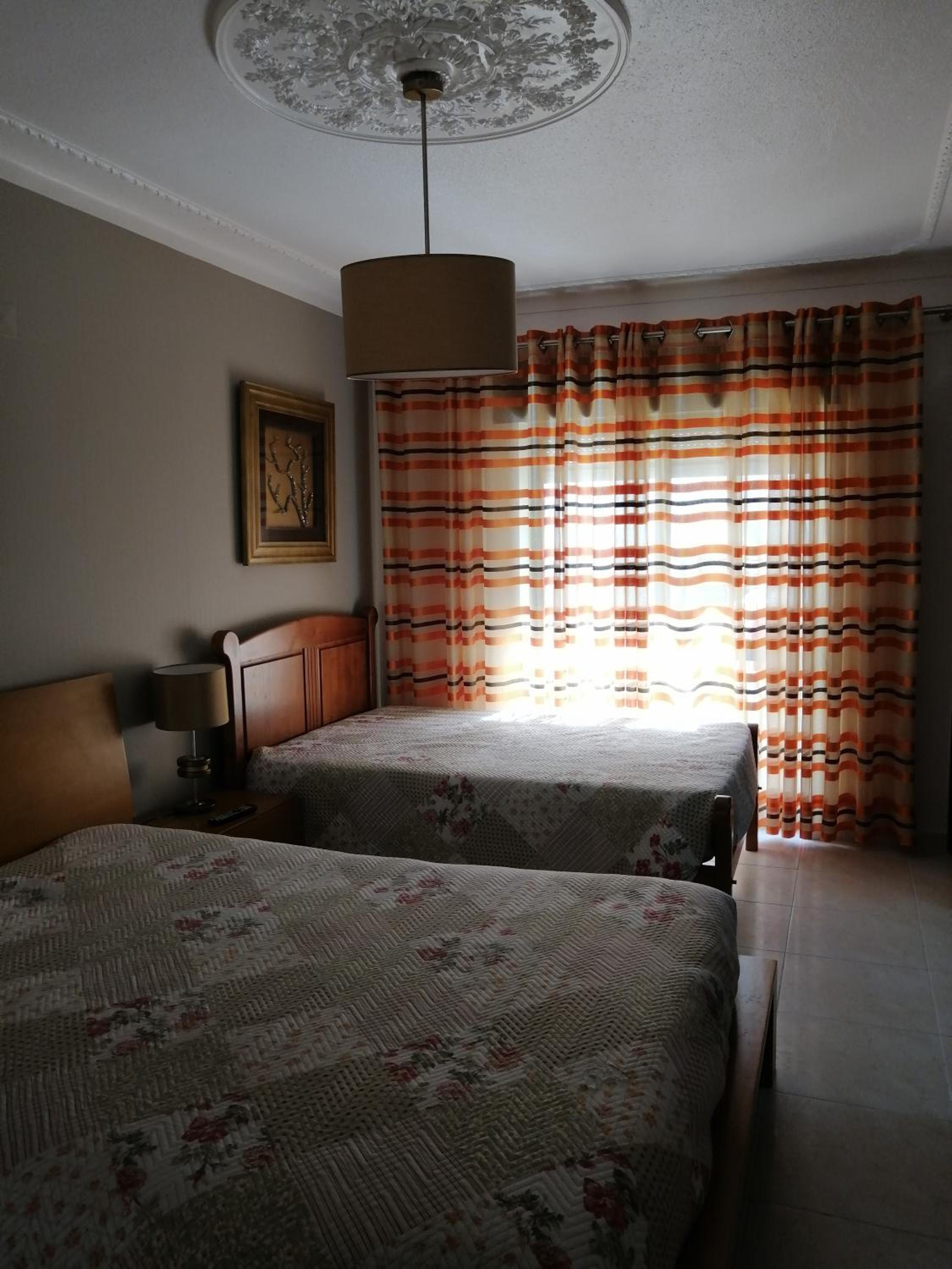 One-Bedroom Apartment - Photo 2