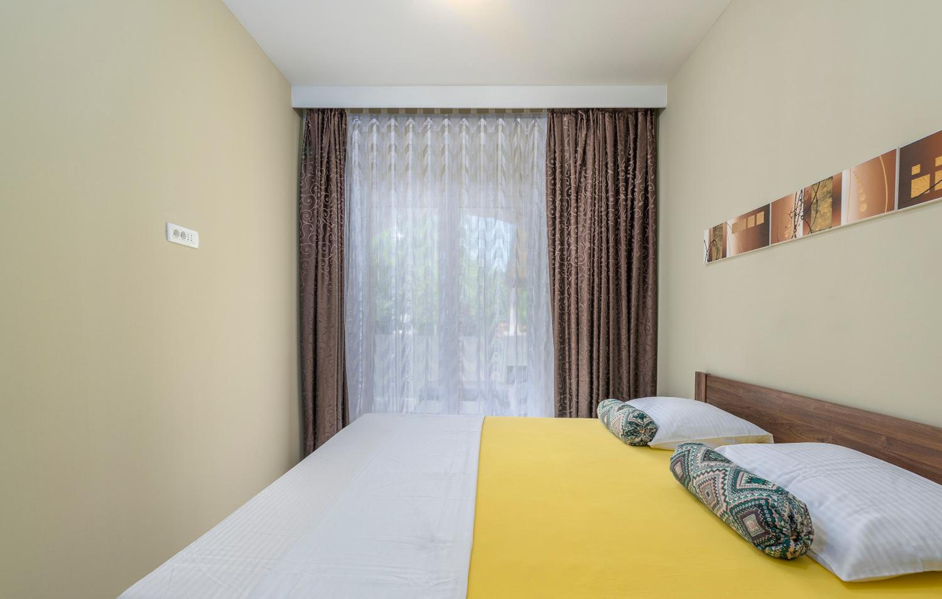 One-Bedroom Apartment - Photo 10