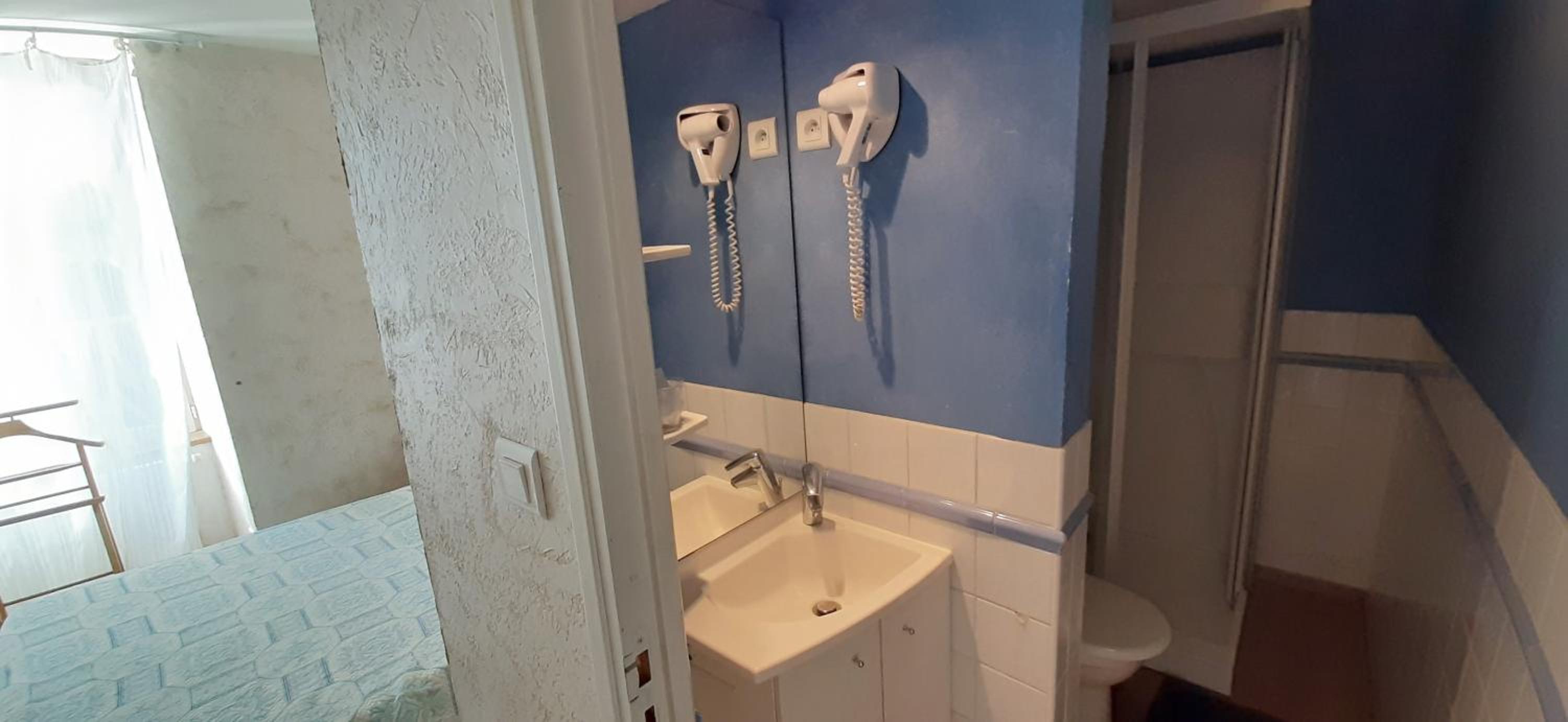 Small Double Room - Photo 2