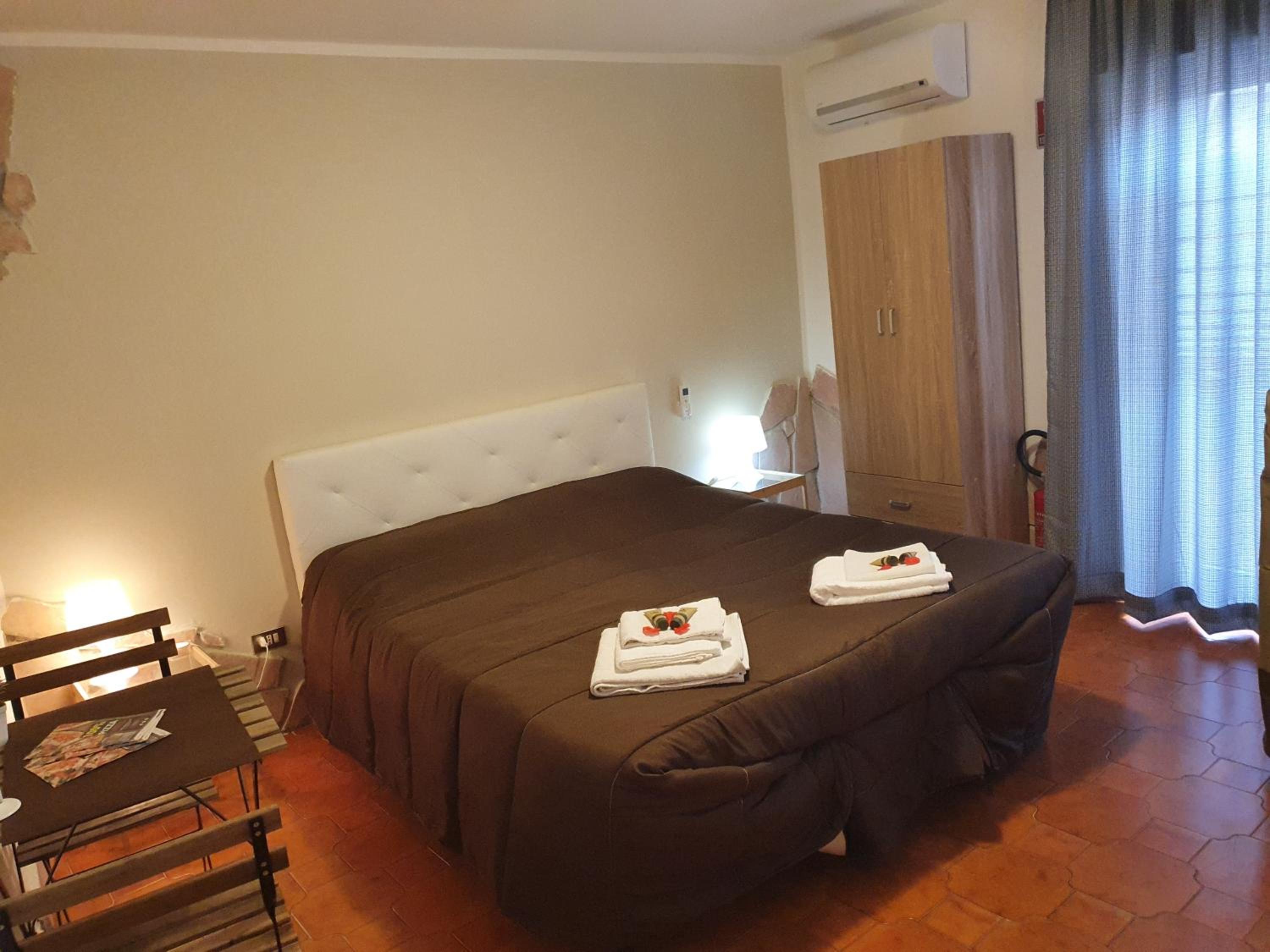 Double Room With Private Bathroom photo 2