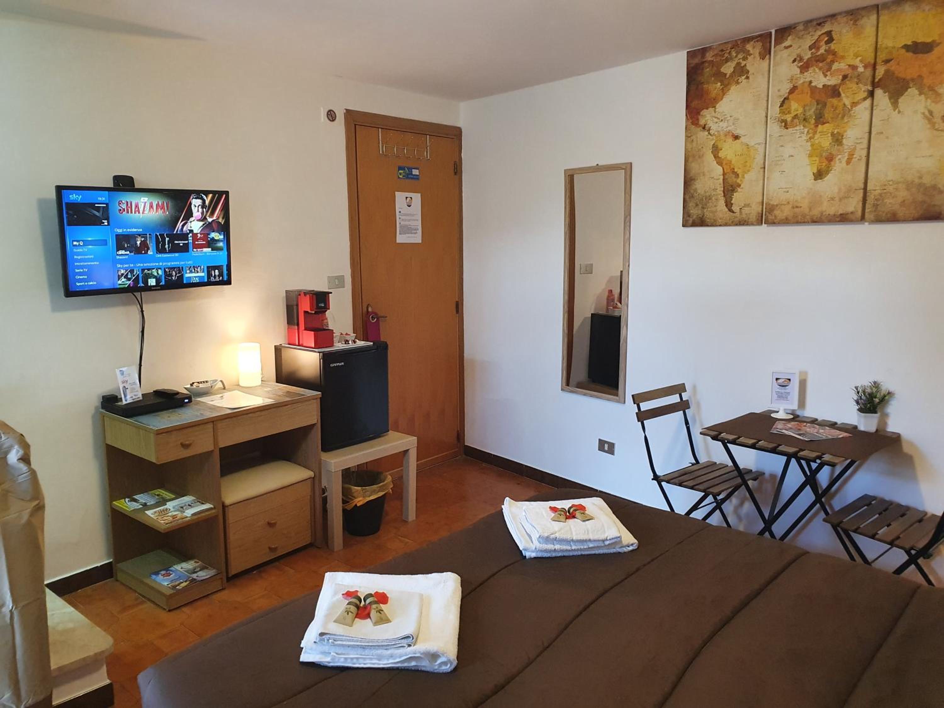 Double Room With Private Bathroom photo 1