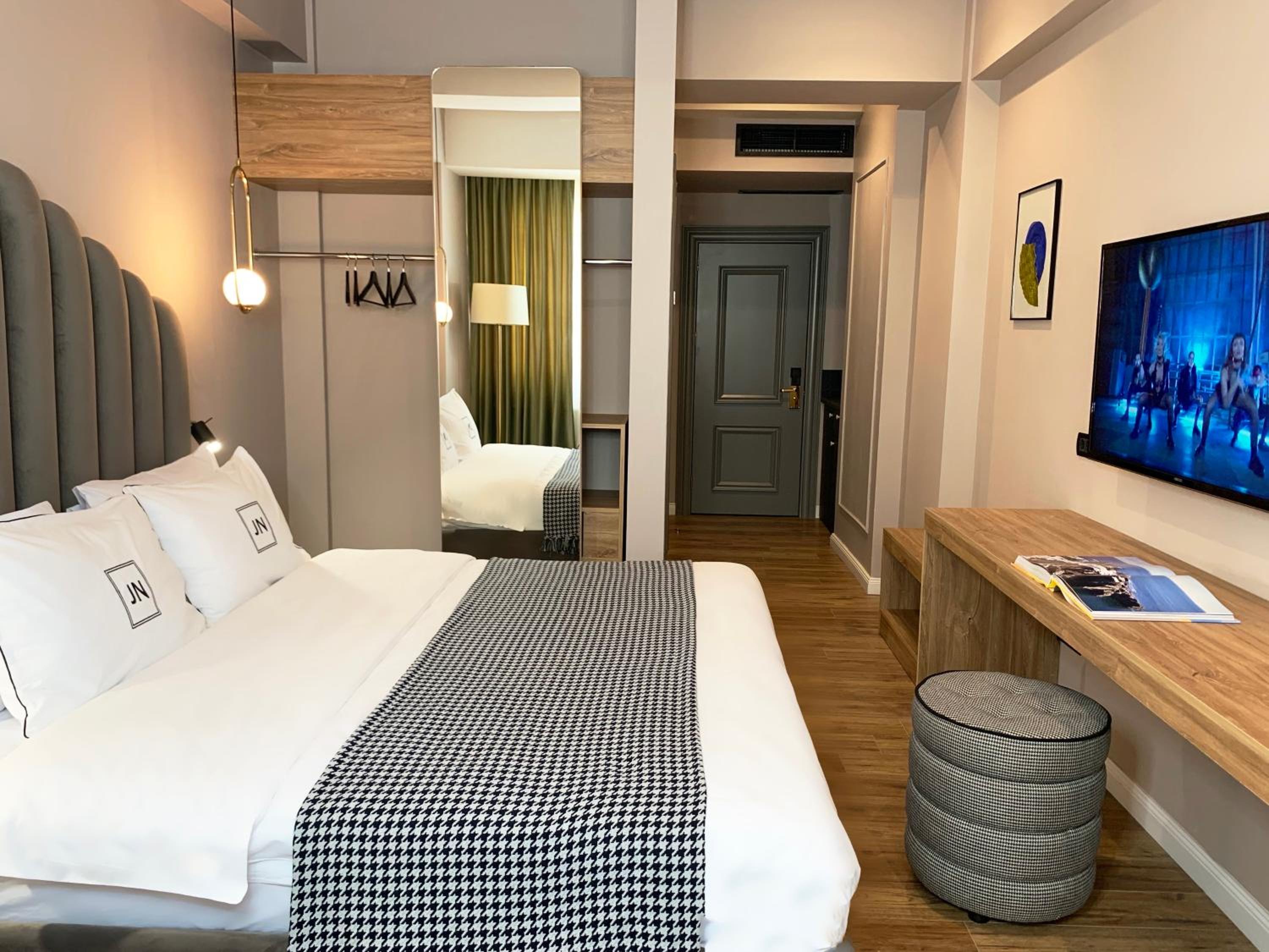 Deluxe Double Room - Photo 5