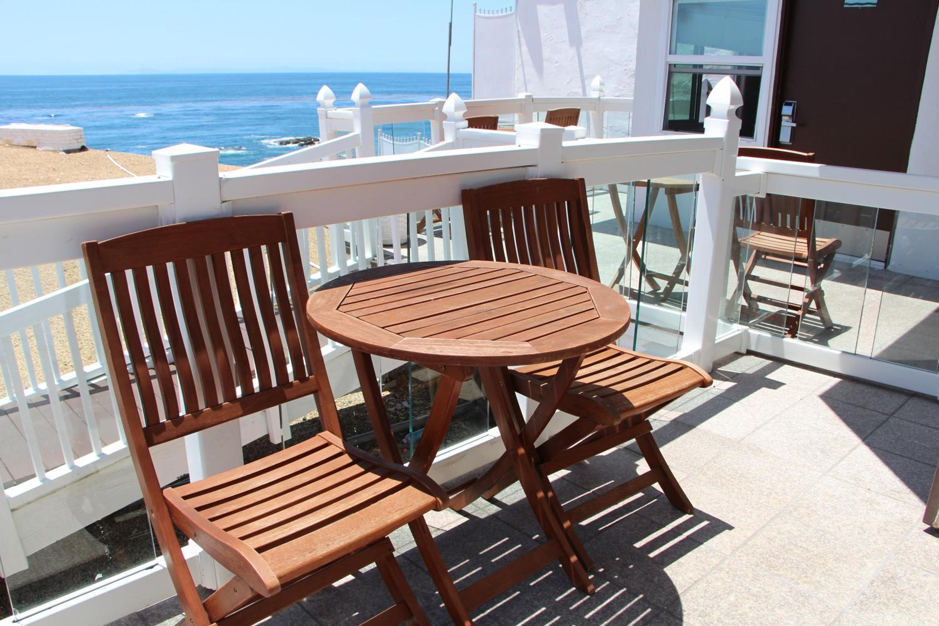 Queen Room with Ocean View - Photo 2