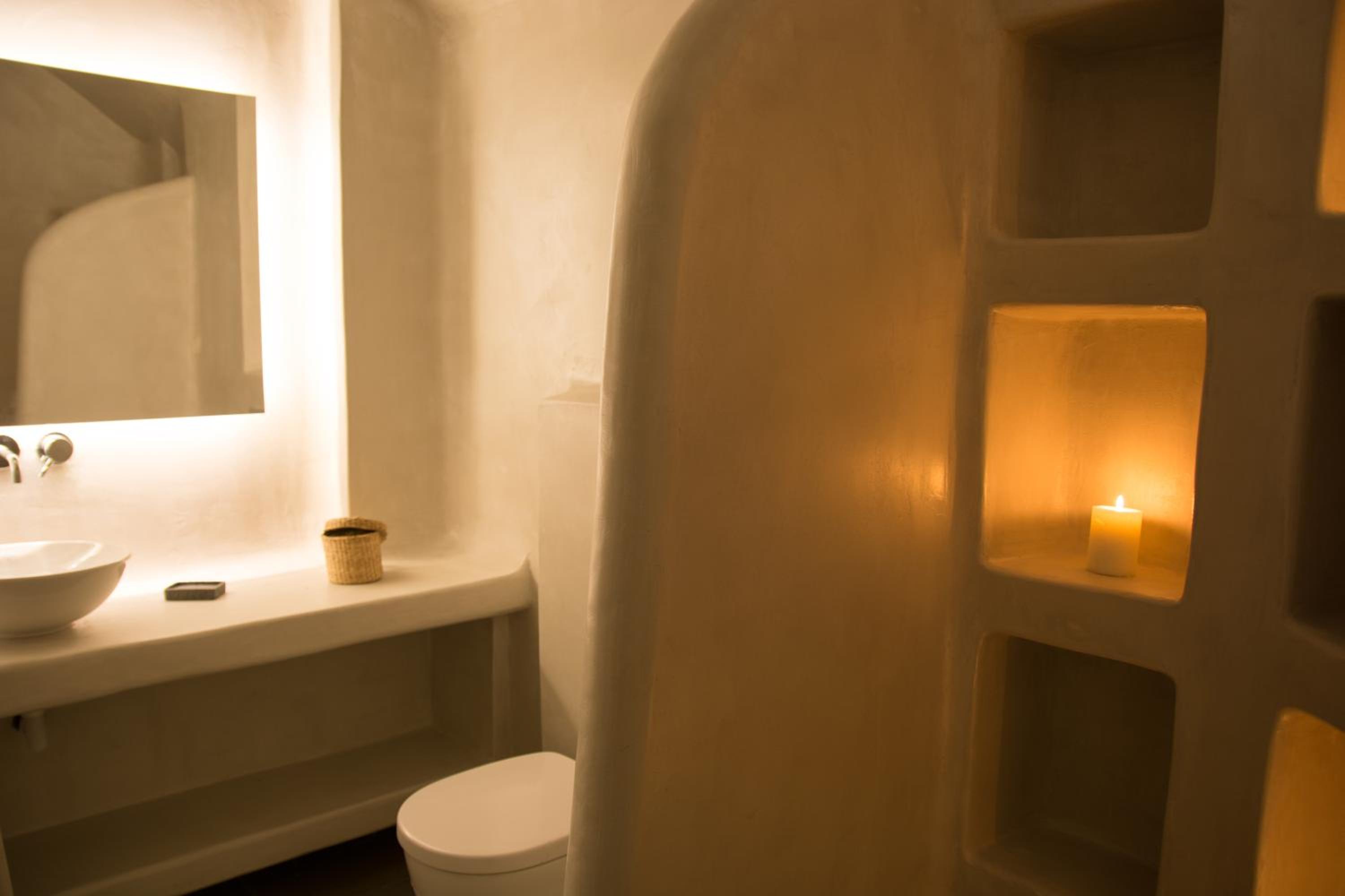 Suite with Hot Tub - Photo 20