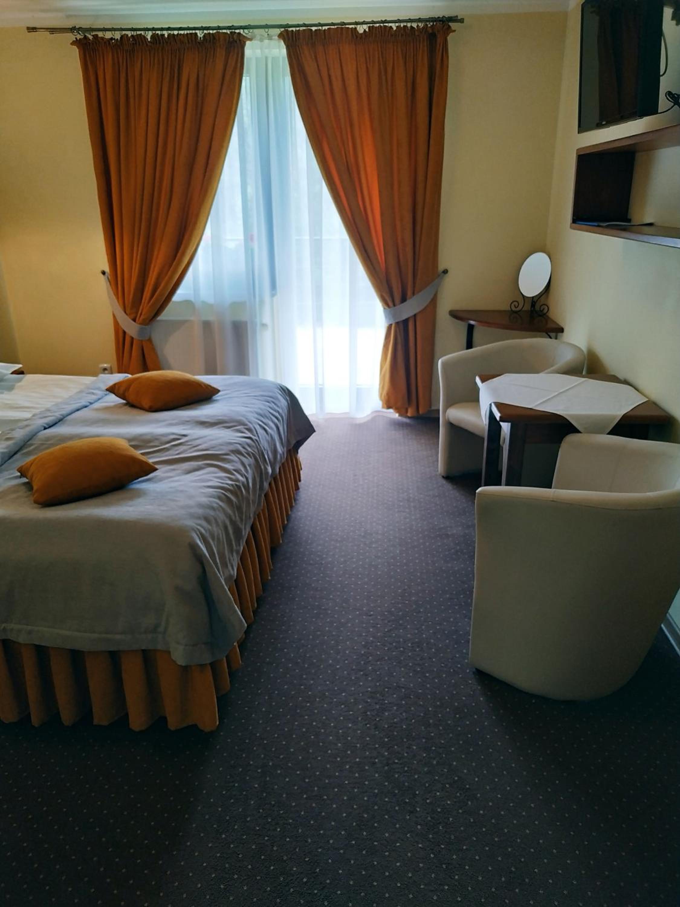 Double or Twin Room with Terrace - Photo 3
