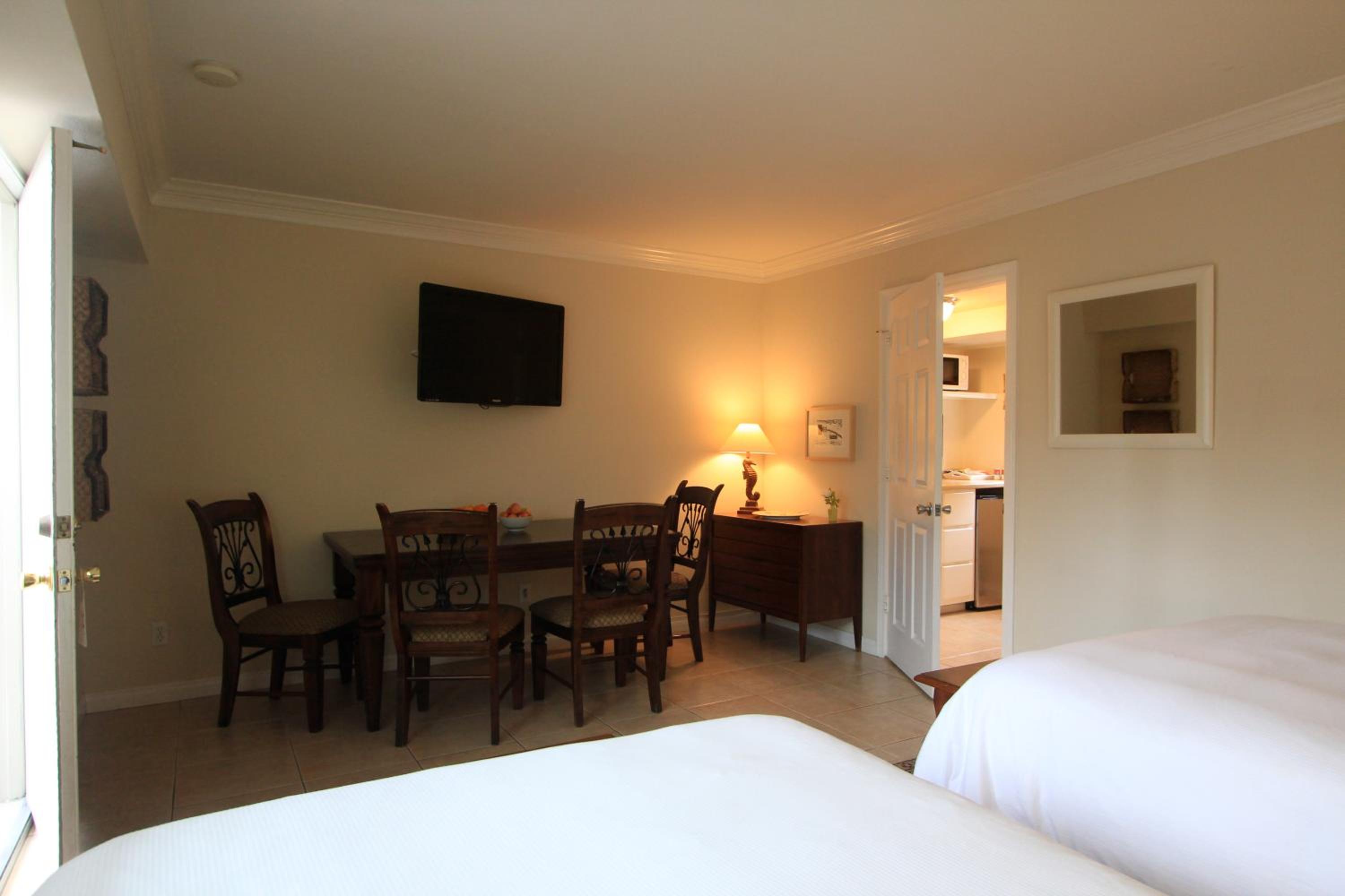 Double Room with Two Double Beds with Kitchenette - Photo 7