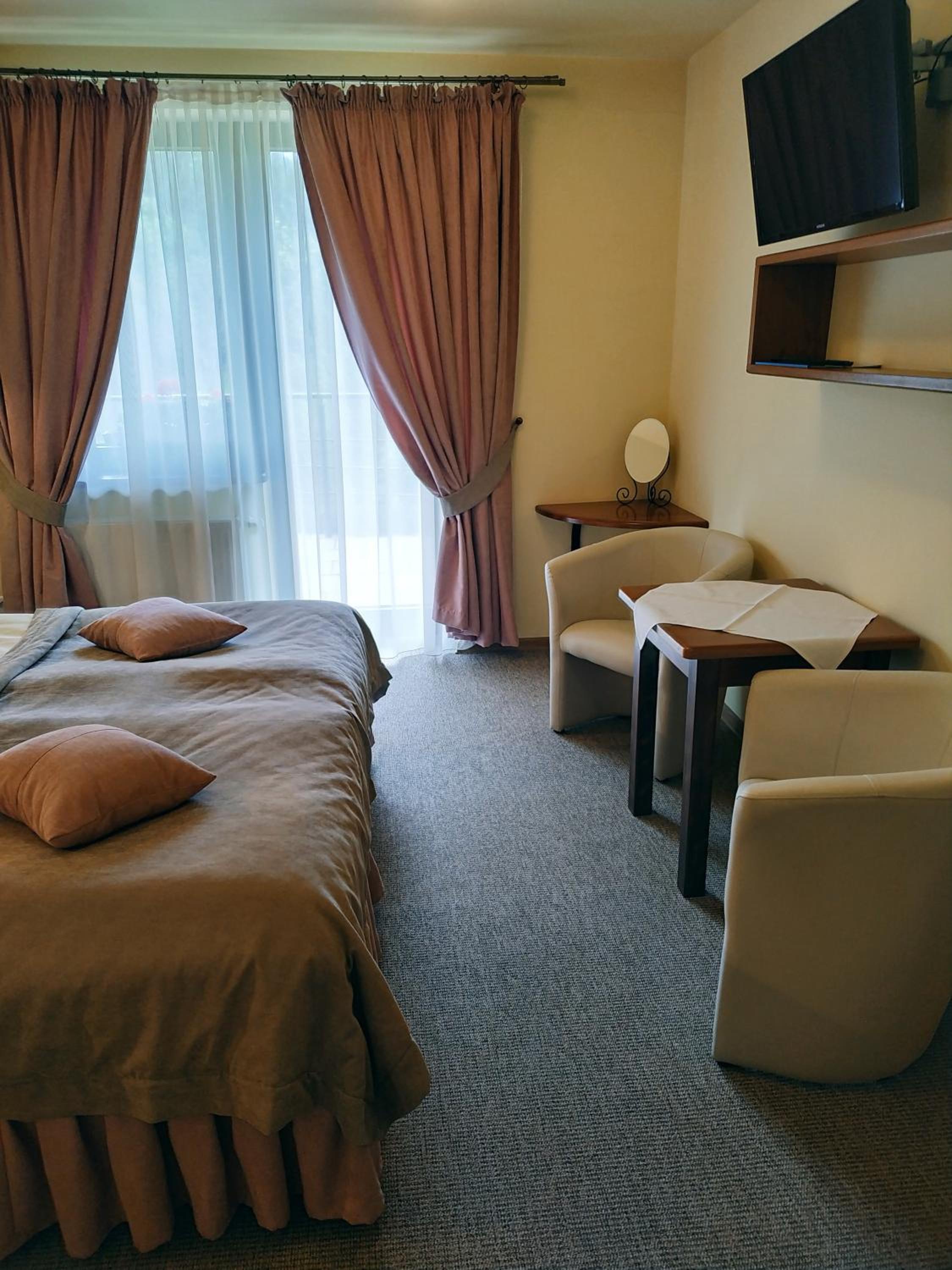 Double or Twin Room with Terrace - Photo 7