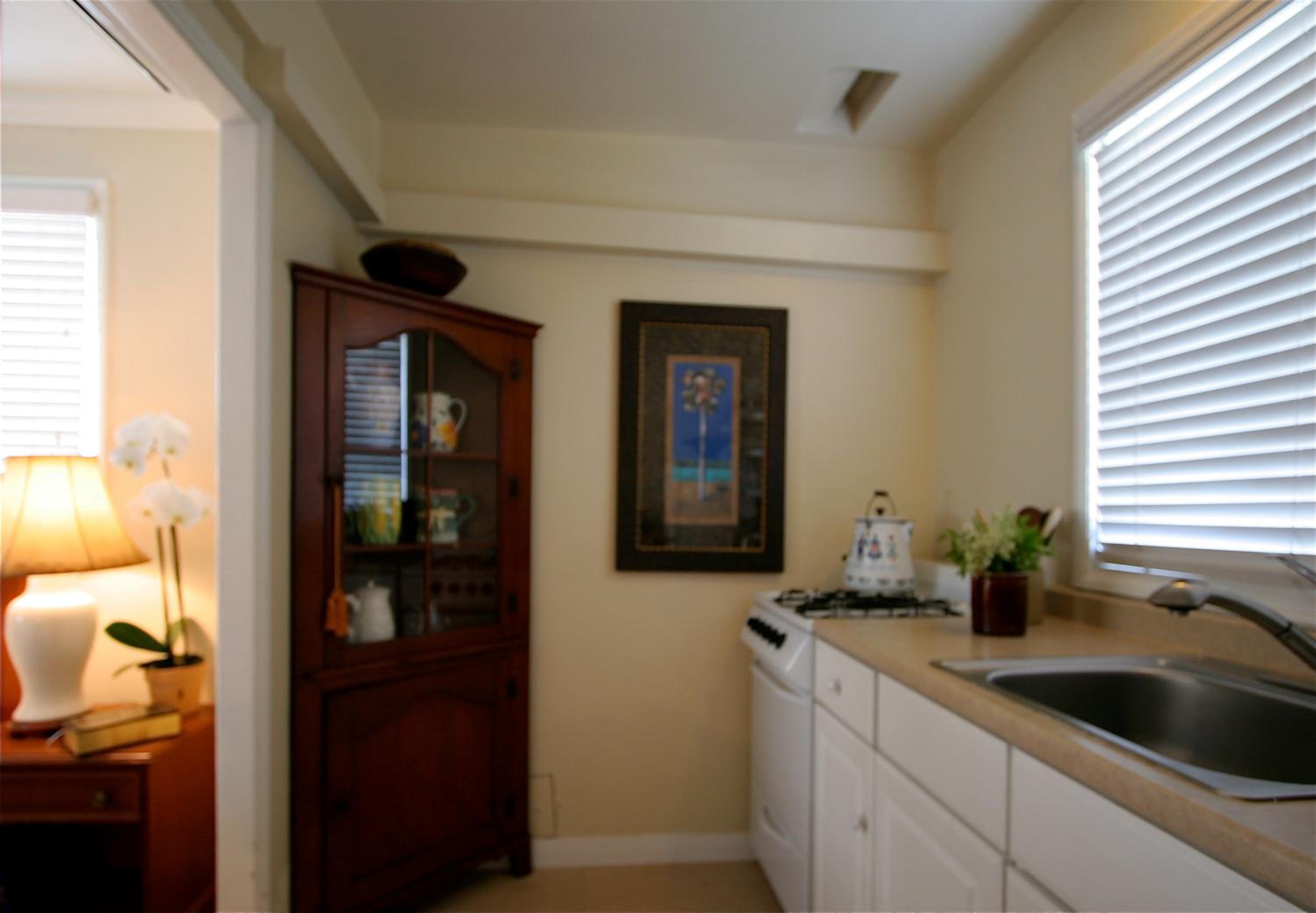 King Room with Kitchenette photo 2
