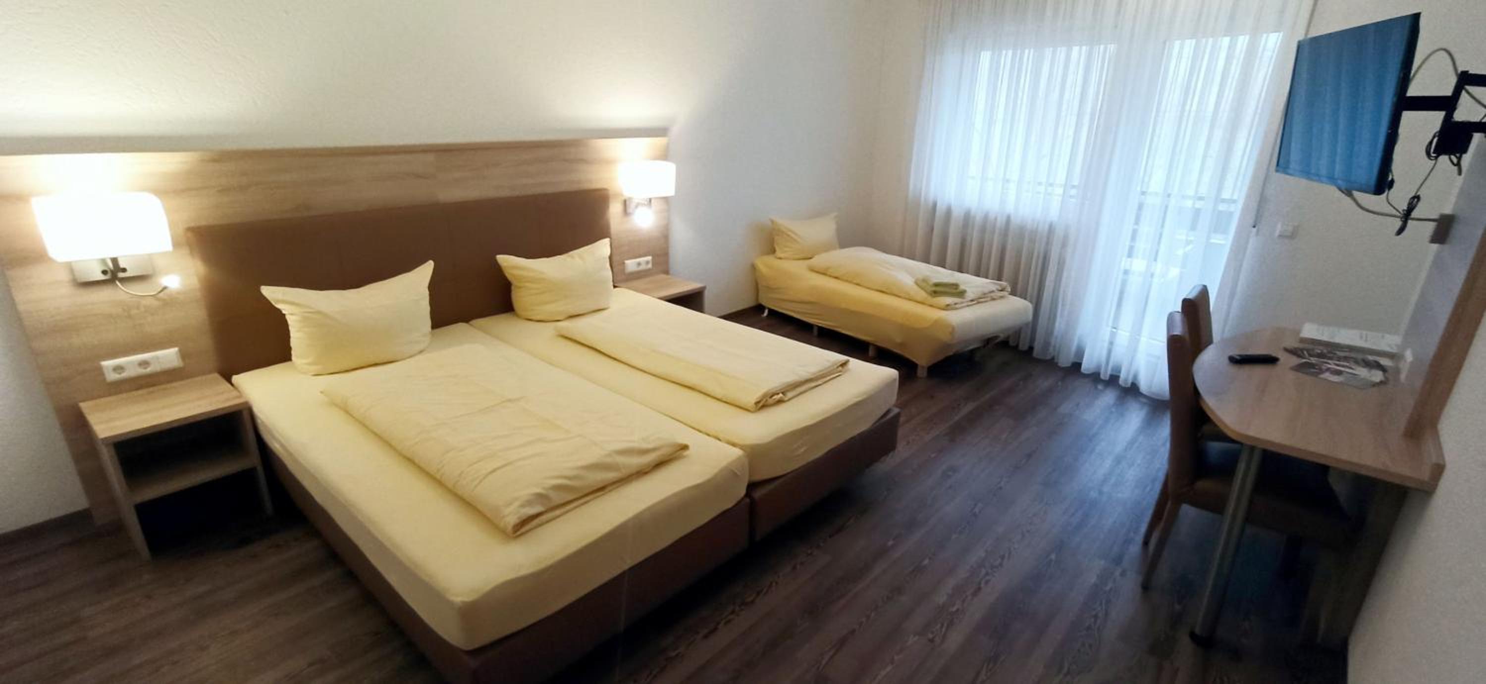 Basic Triple Room