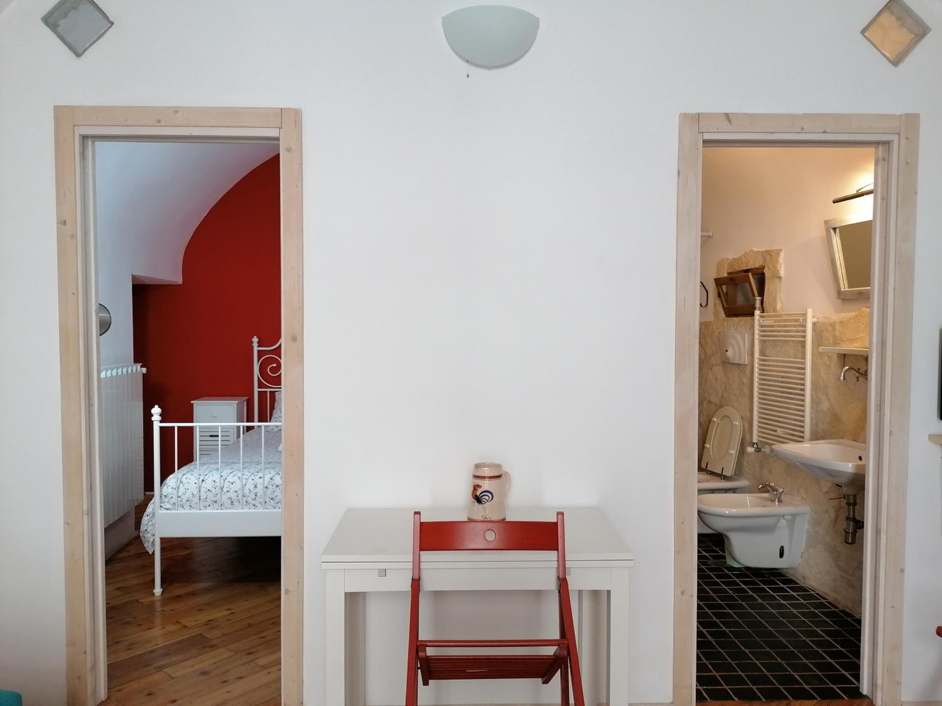 One-Bedroom Apartment - Photo 1