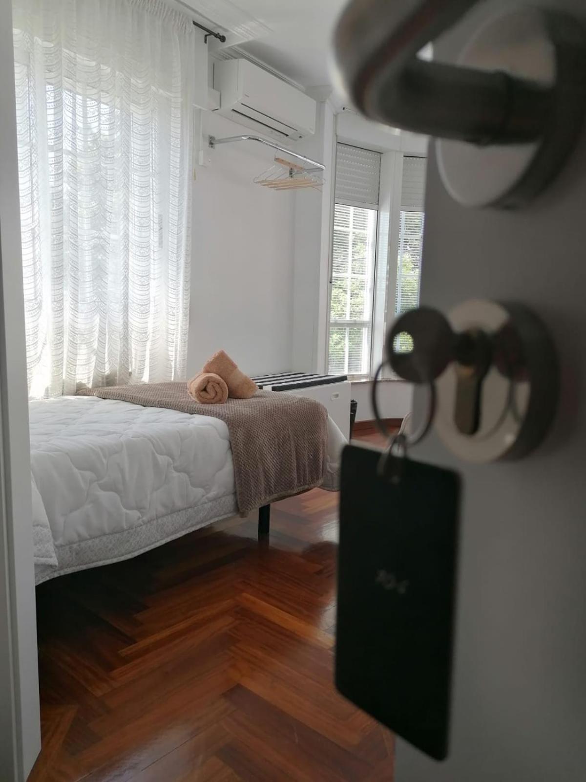 Triple Room with Private Bathroom photo 3