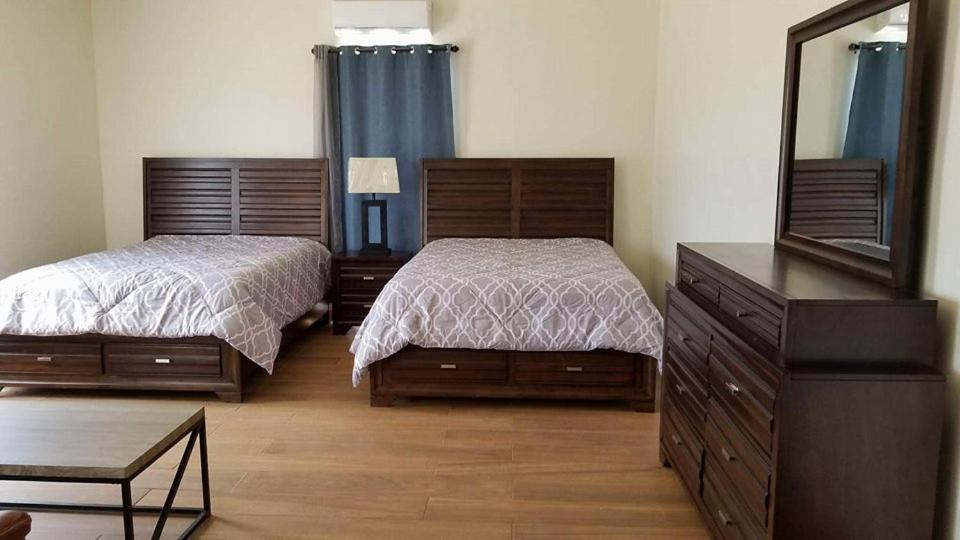 One-Bedroom Apartment - Photo 4