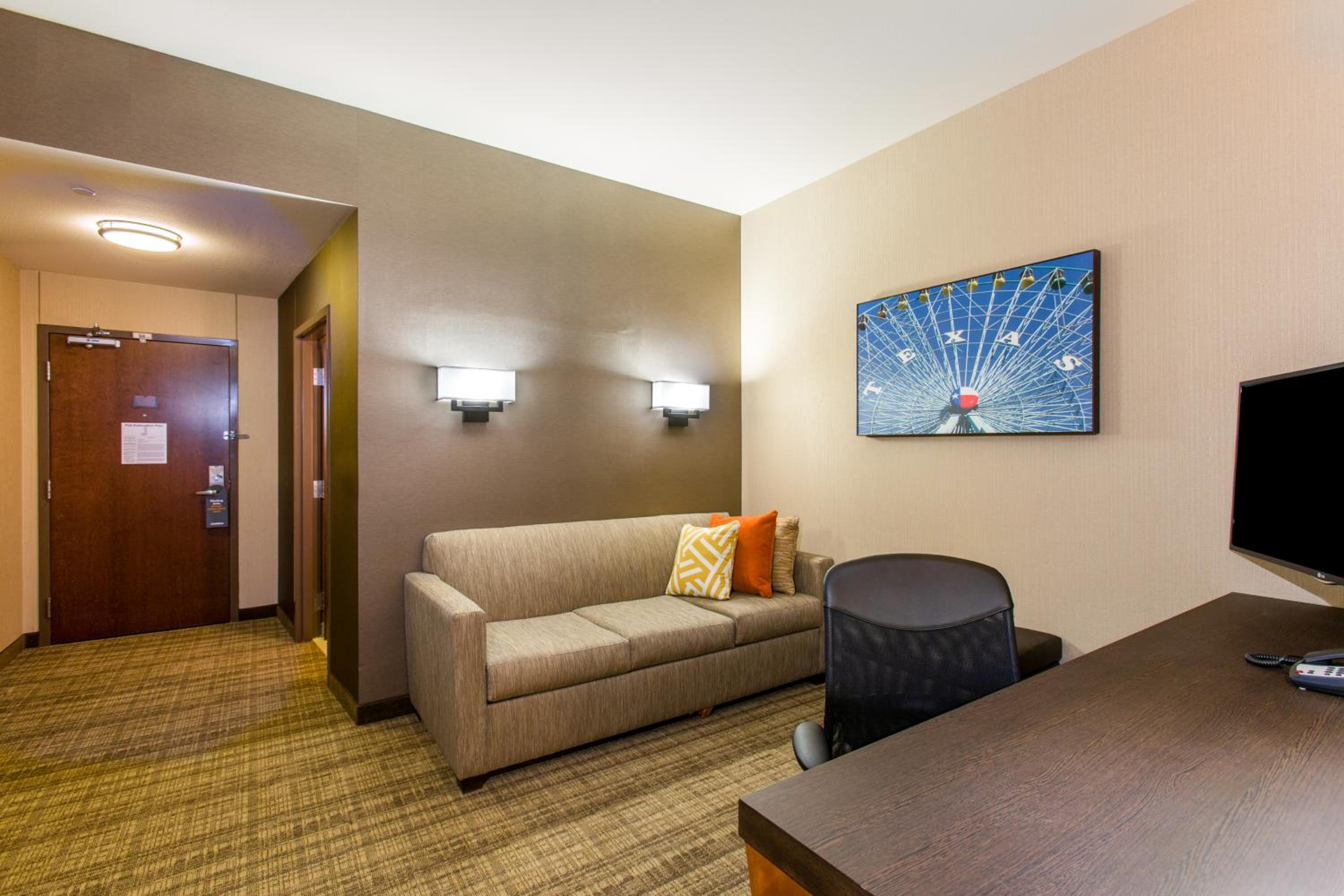 Queen Suite with Two Queen Beds - Accessible/Non-Smoking, photo 6