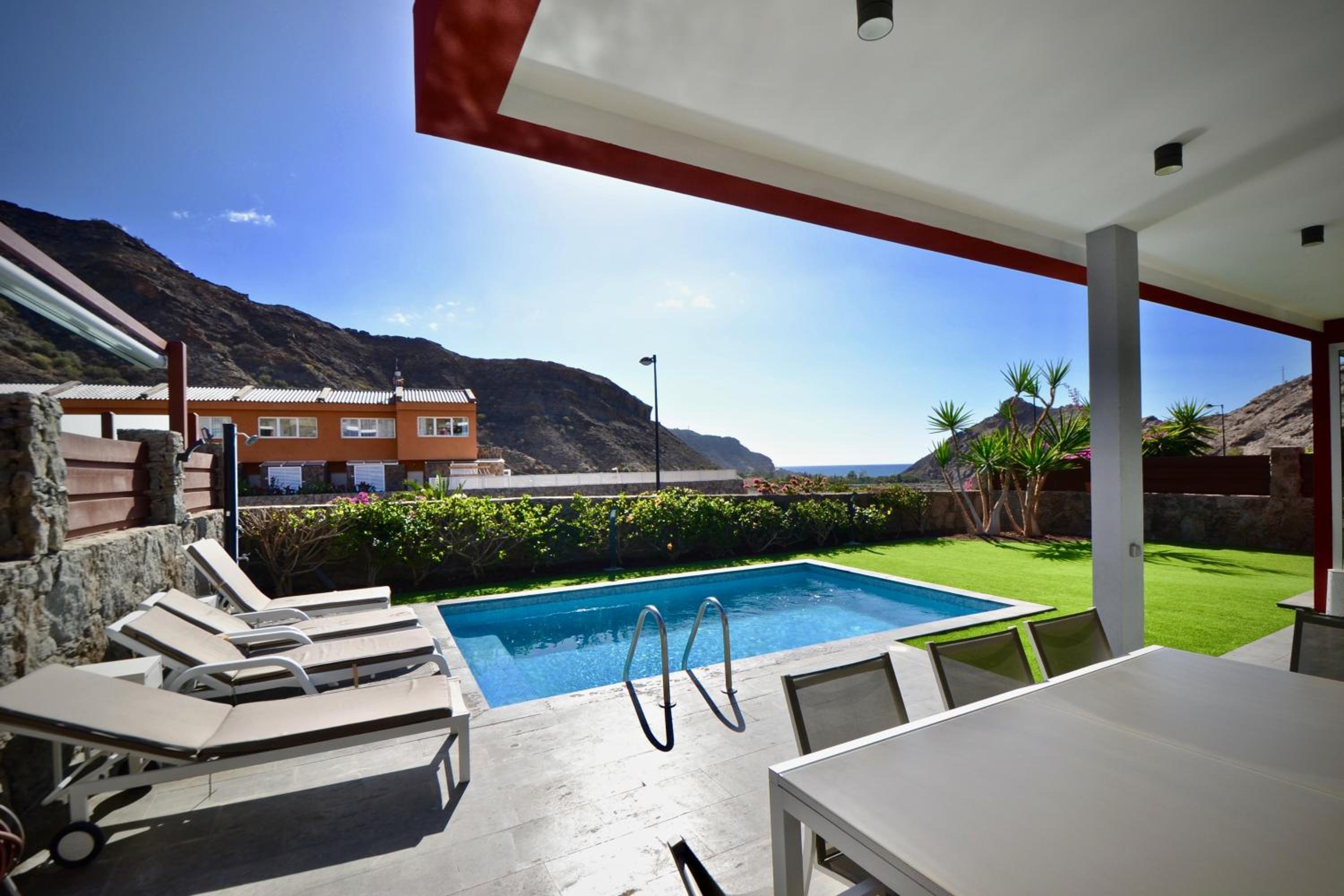 Four-Bedroom Villa photo 2