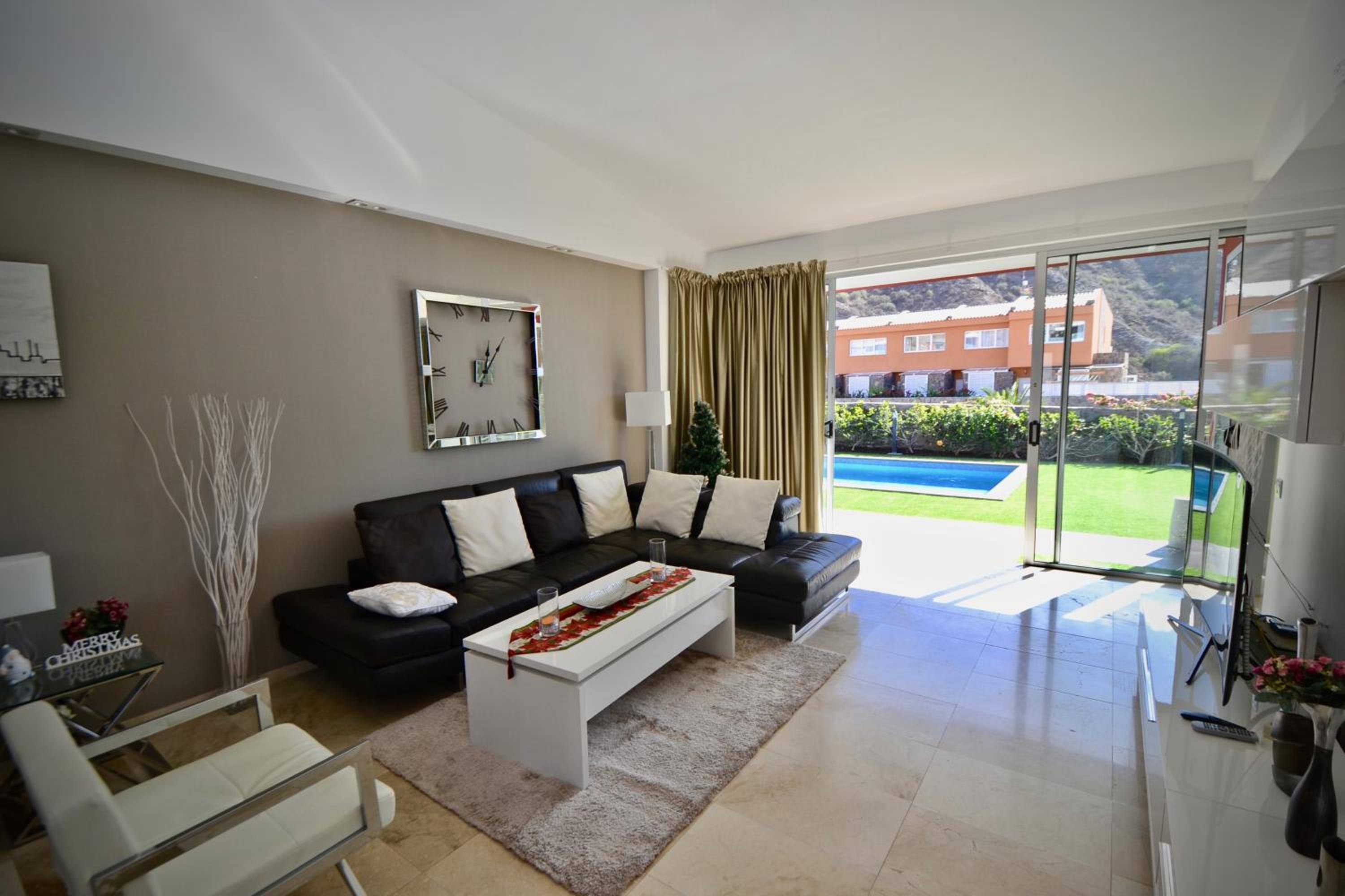 Four-Bedroom Villa photo 3