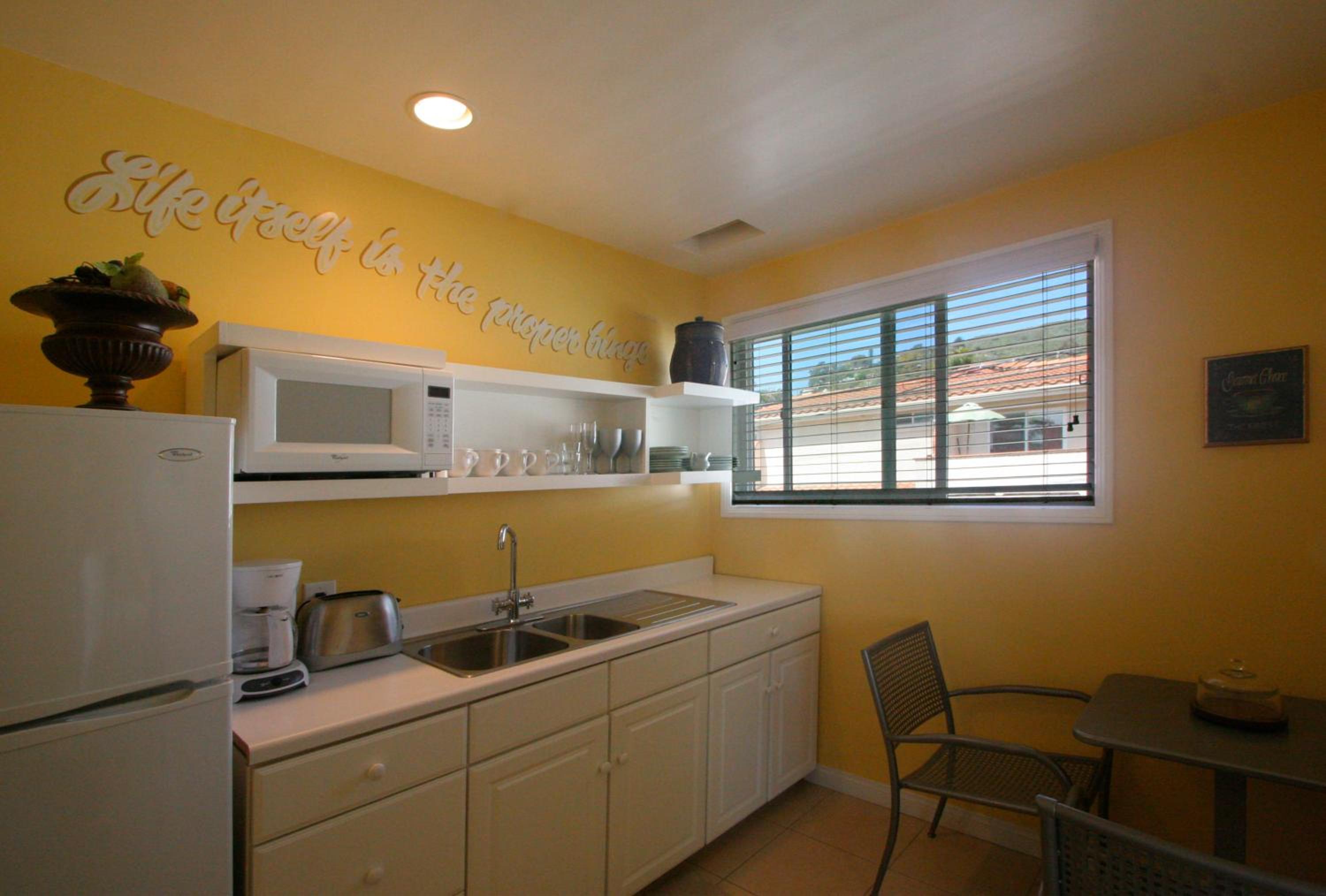 Double Room with Two Double Beds with Kitchenette - Photo 11