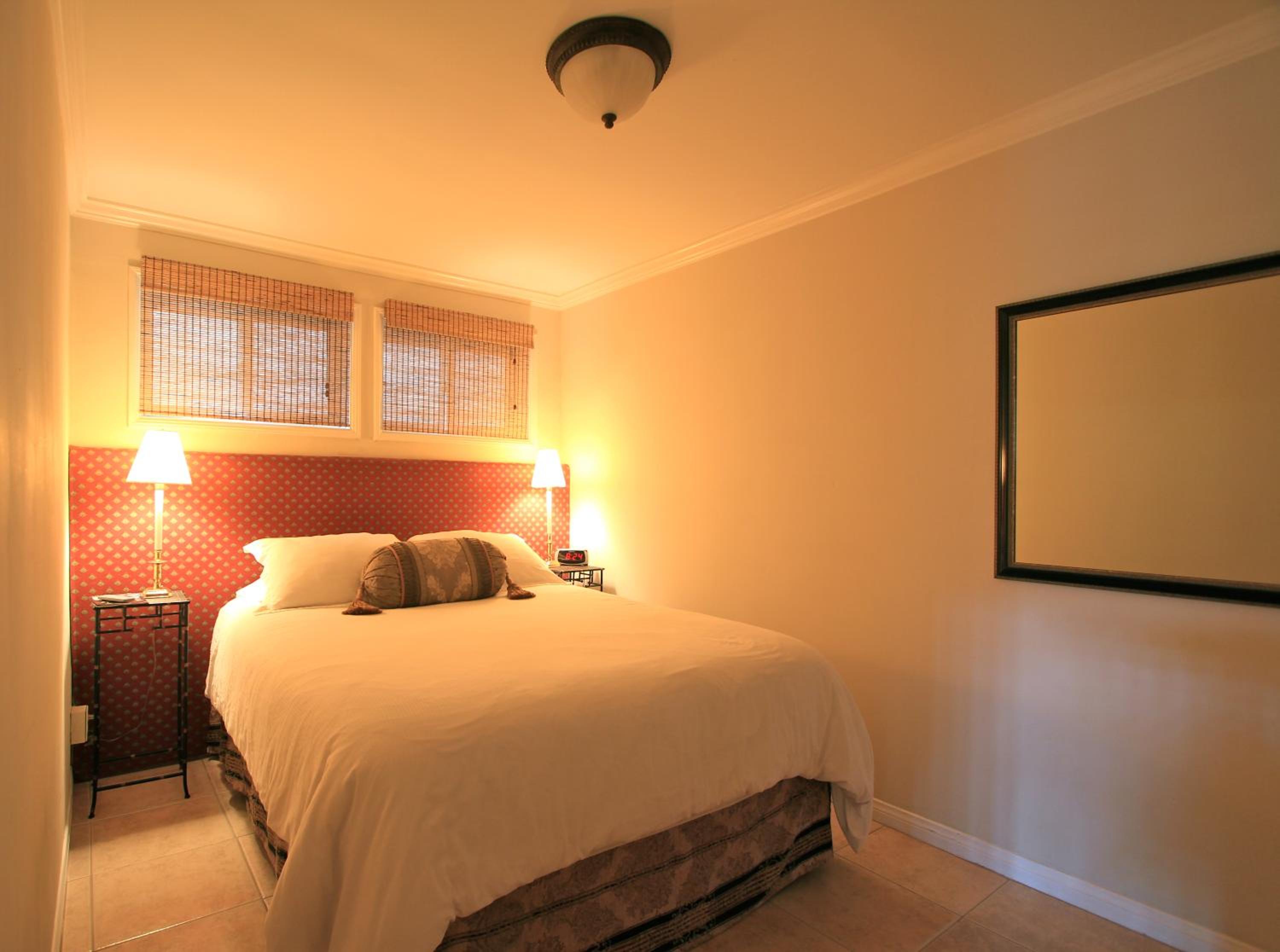 Deluxe Queen Room - Photo 2