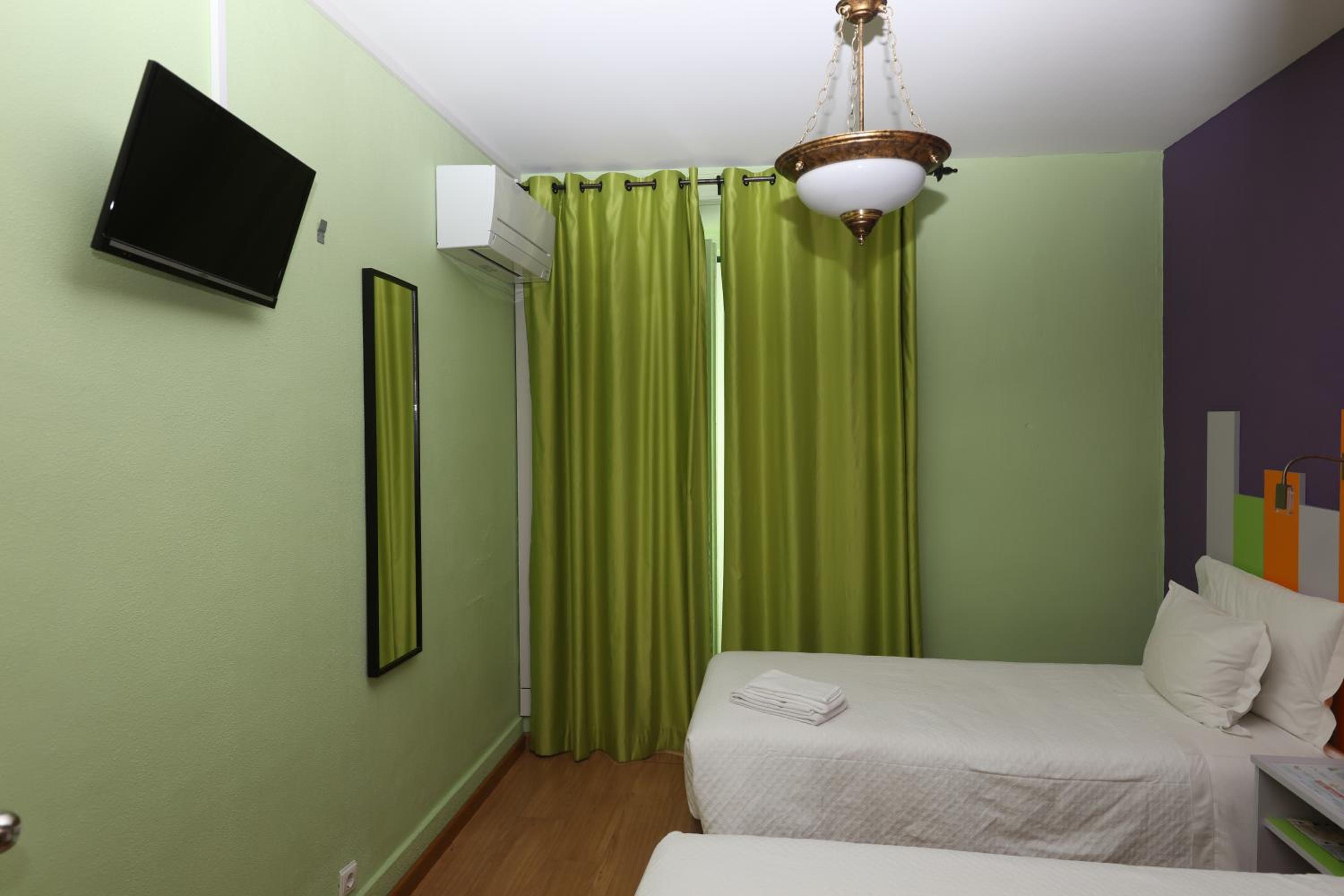 Twin Room with Shared Bathroom photo 3